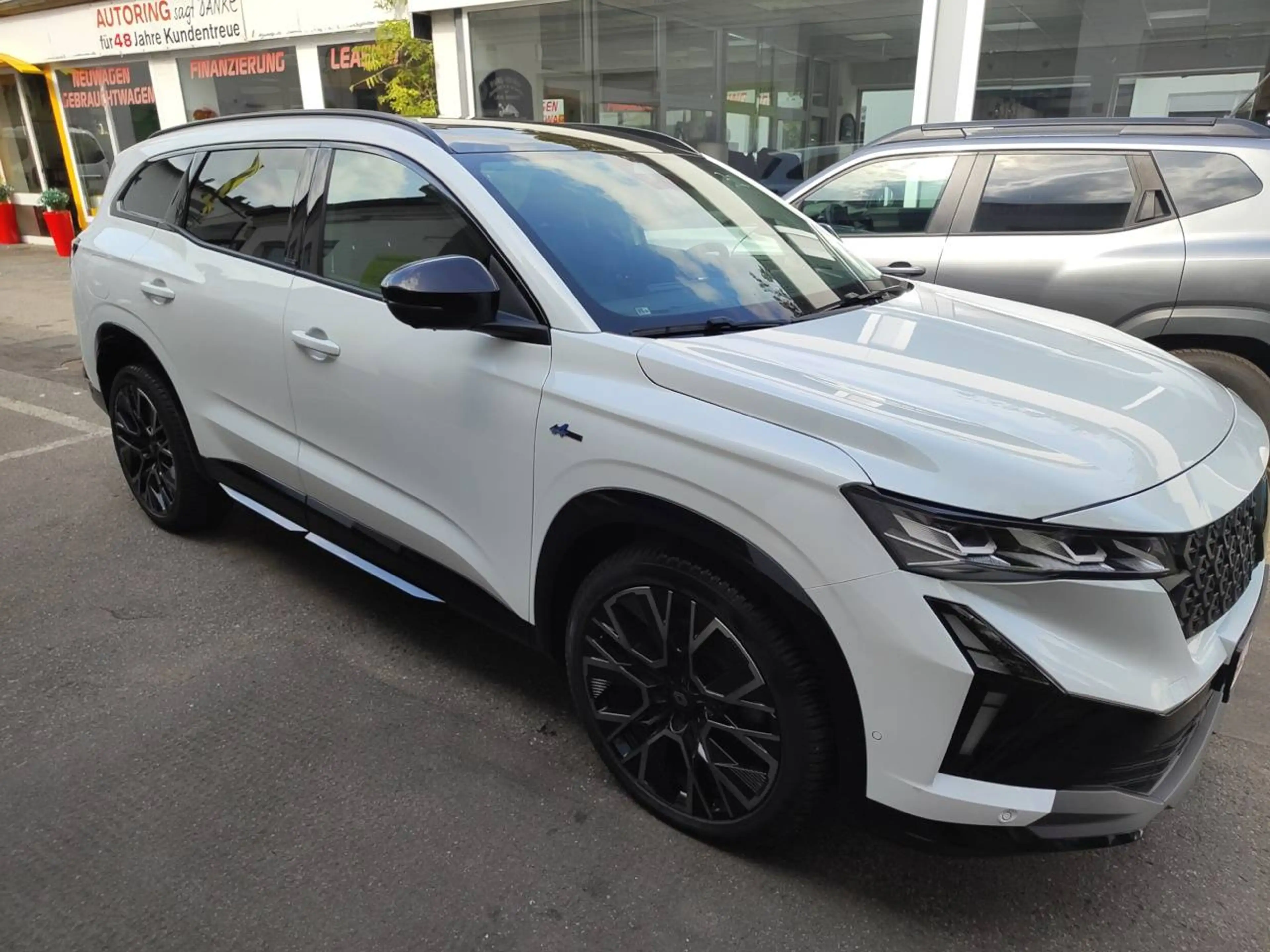 Renault Espace Esprit Alpine E-Tech Hybrid — photo 3