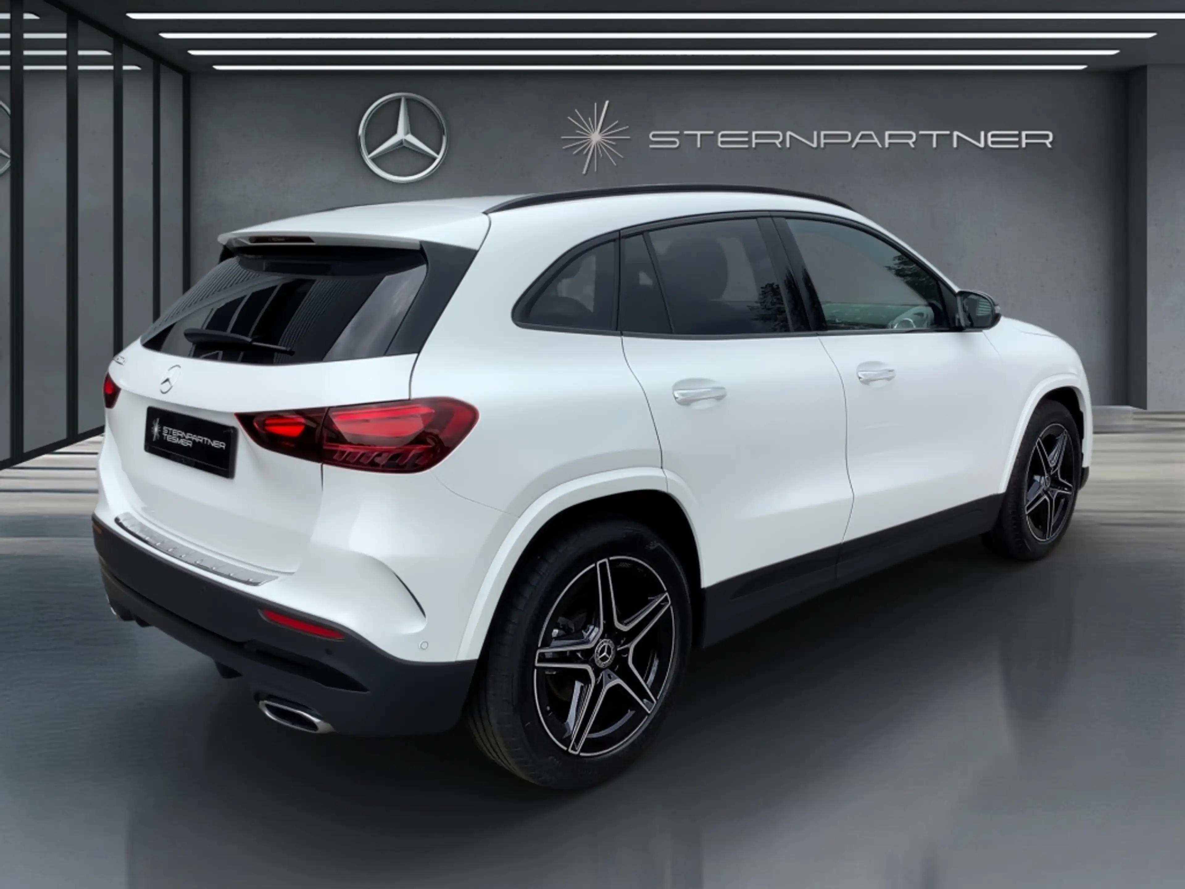 Mercedes-Benz GLA 200 d AMG+MBUX+DISTRONIC+NIGHT+AMBIENTE+AHK — photo 12