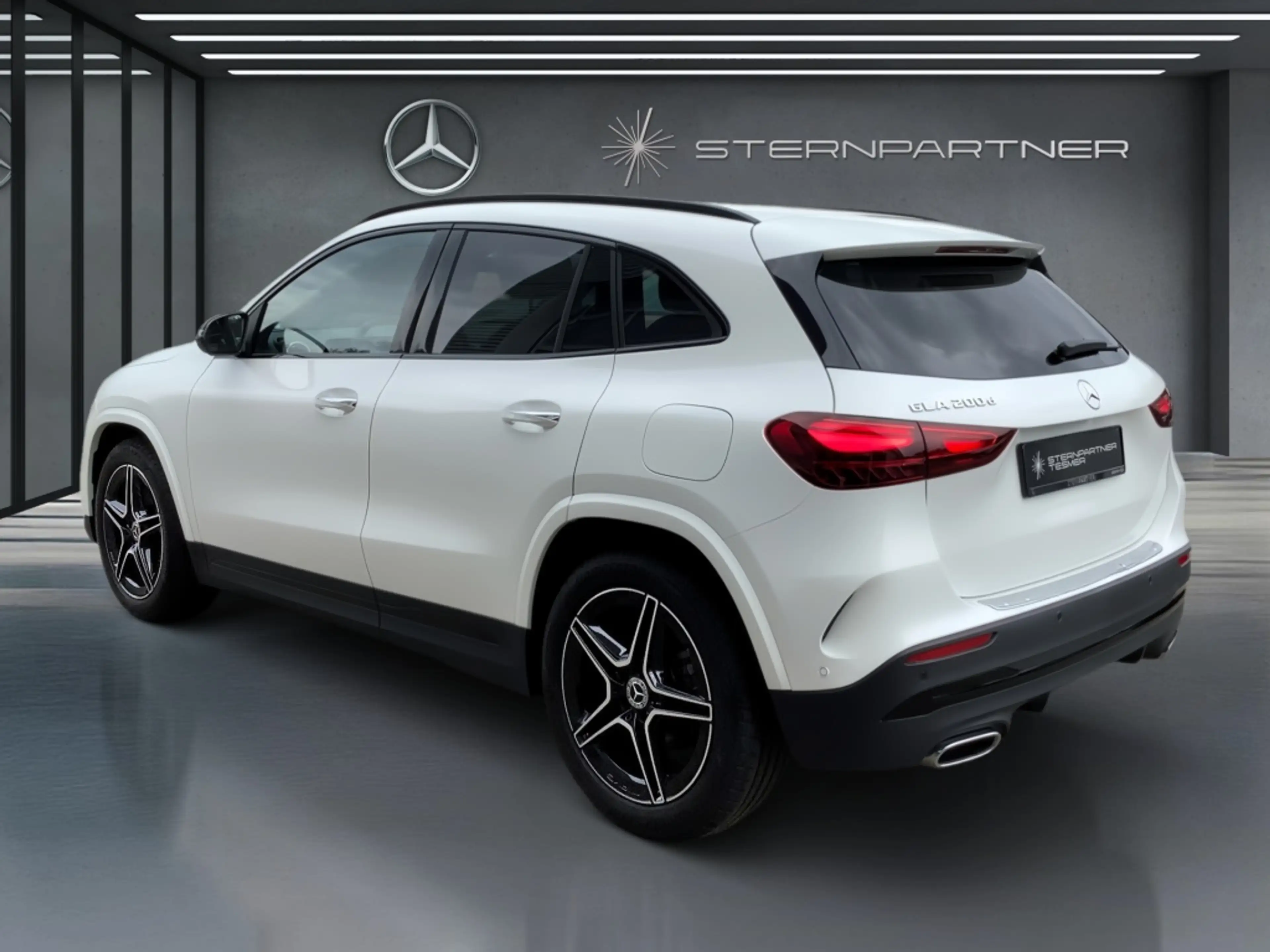 Mercedes-Benz GLA 200 d AMG+MBUX+DISTRONIC+NIGHT+AMBIENTE+AHK — photo 8