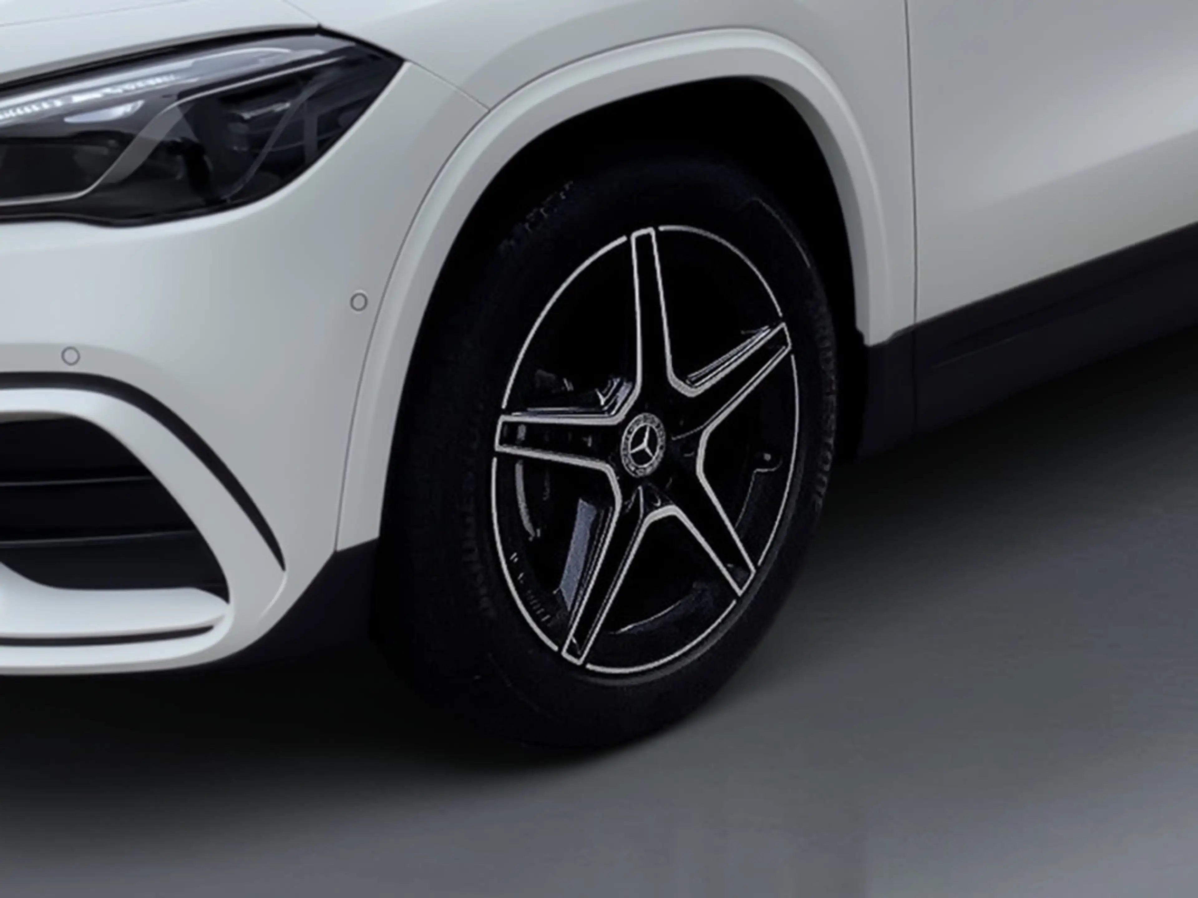 Mercedes-Benz GLA 200 d AMG+MBUX+DISTRONIC+NIGHT+AMBIENTE+AHK — photo 3