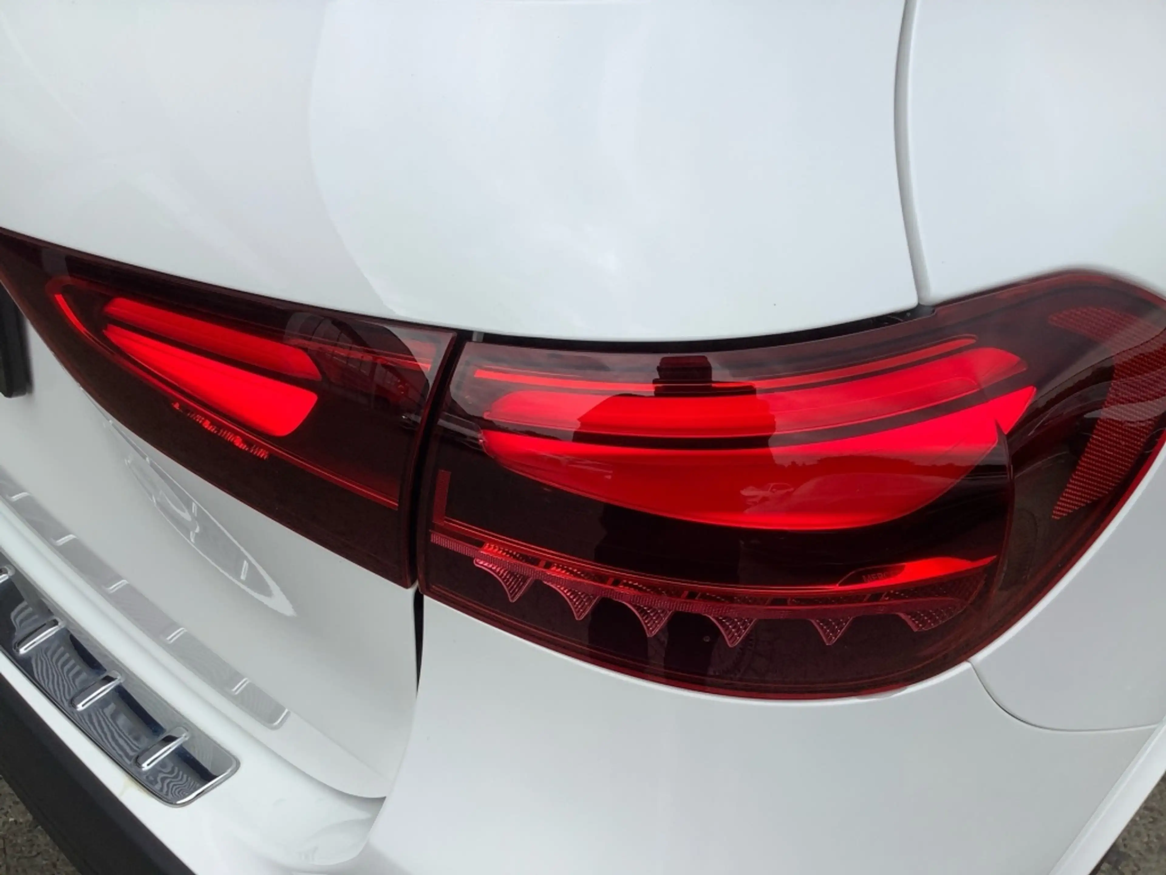 Mercedes-Benz GLA 200 d AMG+MBUX+DISTRONIC+NIGHT+AMBIENTE+AHK — photo 10