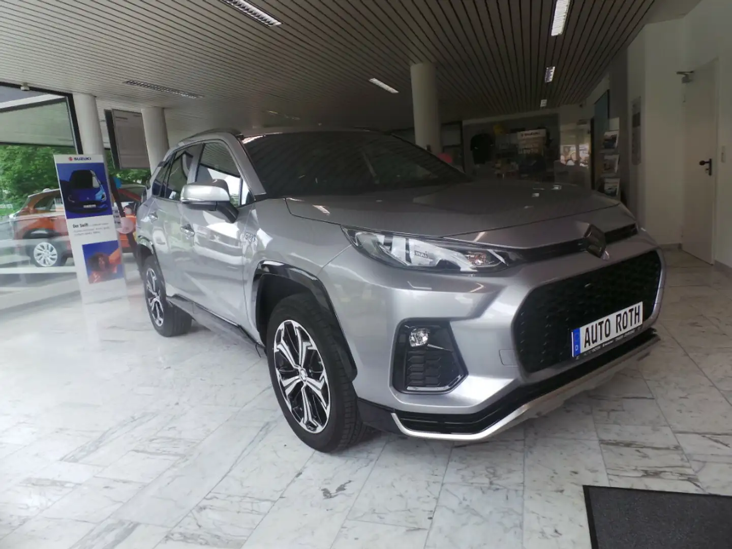Suzuki Across Plug-In-Hybrid Comfort+ CVT Silber - 2