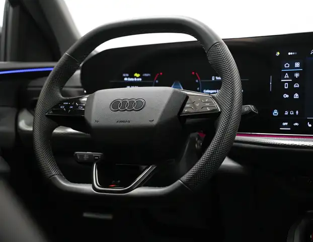 Audi Q5 view 12