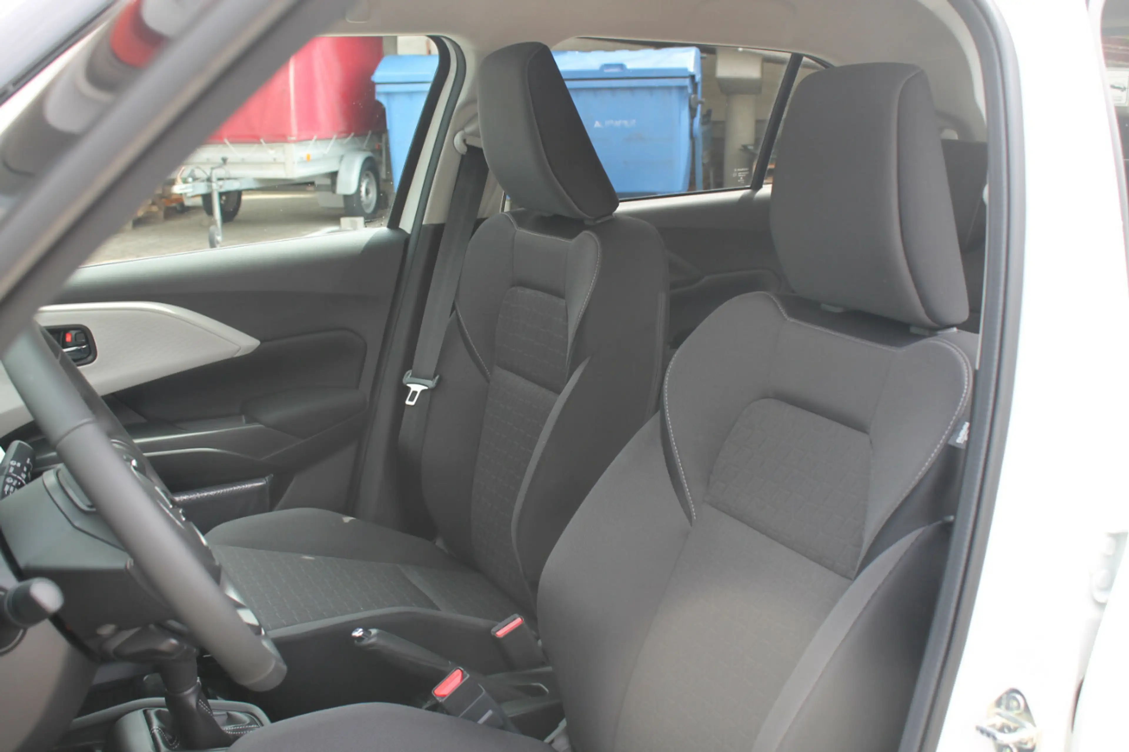 Suzuki Swift 1.2 Comfort Hybrid — photo 12