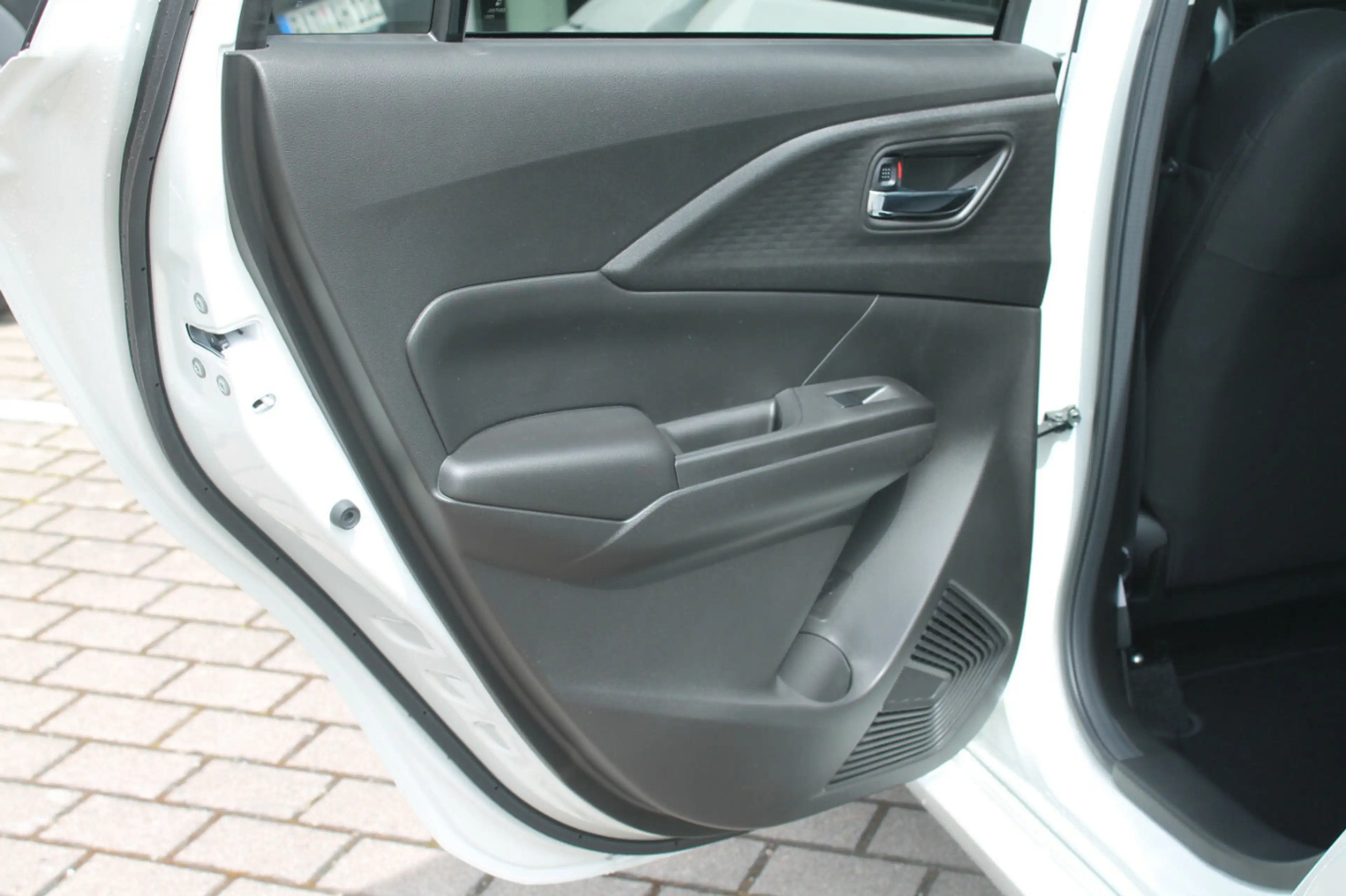 Suzuki Swift 1.2 Comfort Hybrid — photo 13