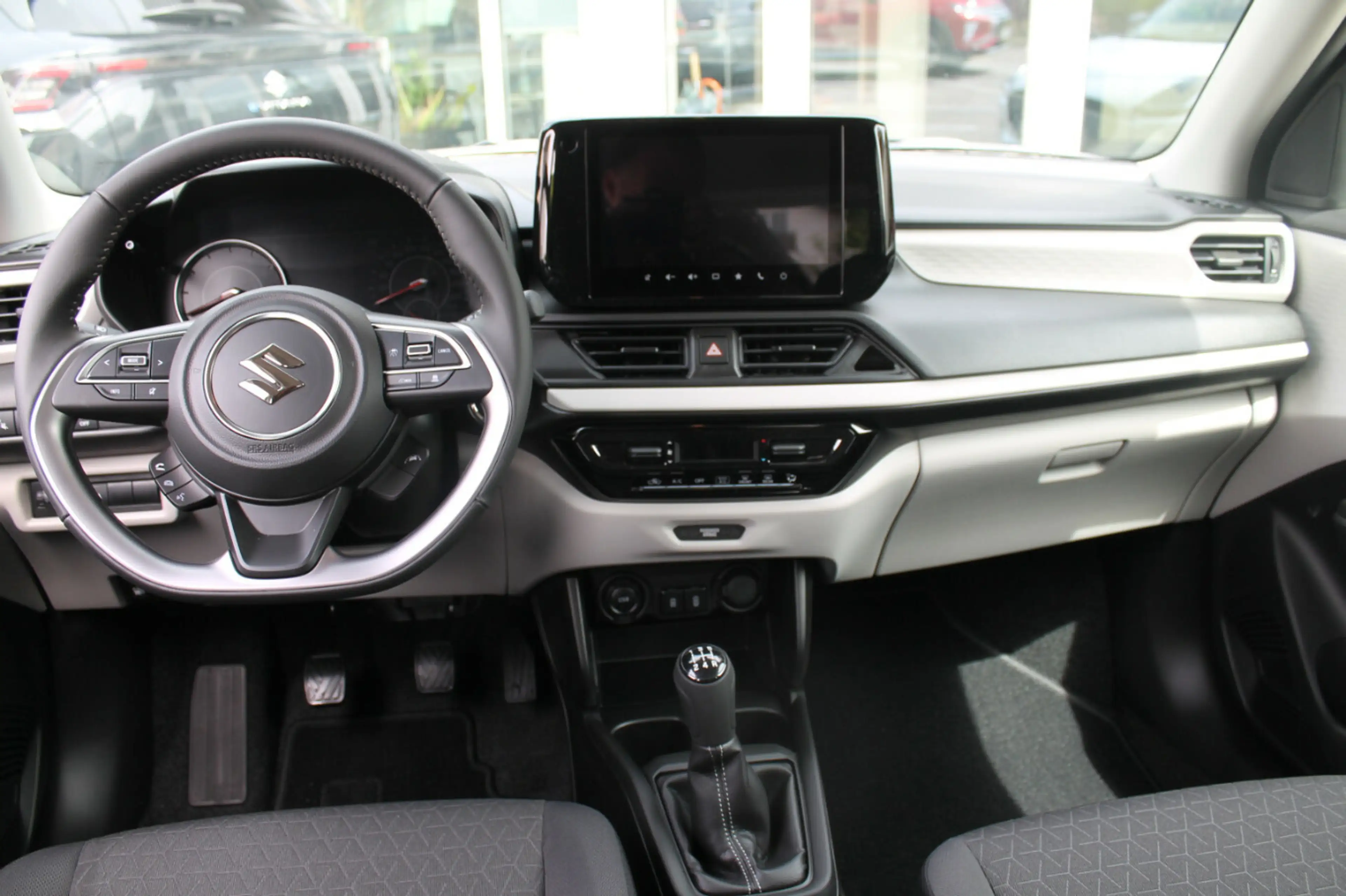 Suzuki Swift 1.2 Comfort Hybrid — photo 5