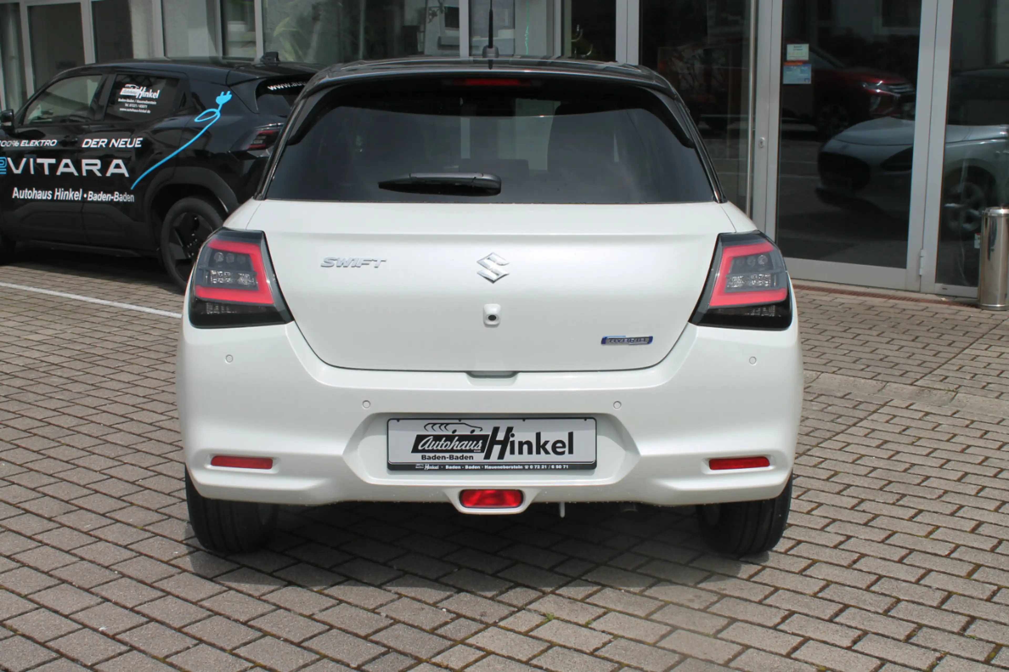 Suzuki Swift 1.2 Comfort Hybrid — photo 3