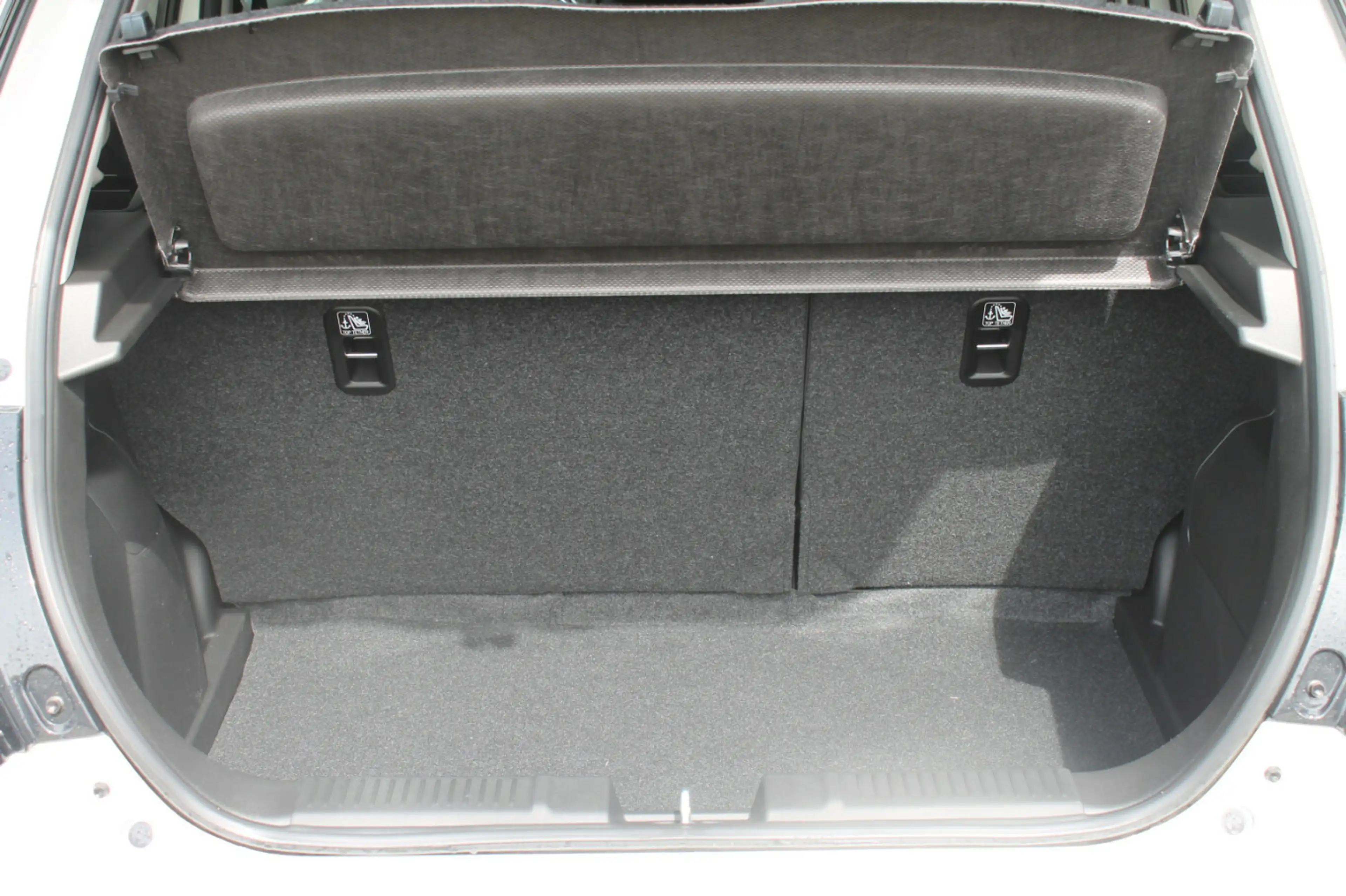 Suzuki Swift 1.2 Comfort Hybrid — photo 15