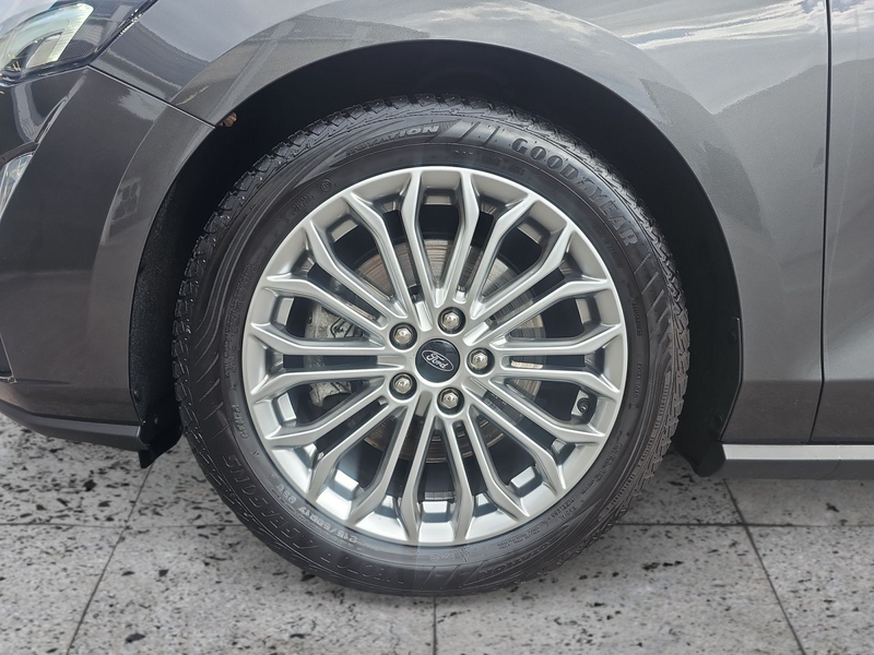 Ford Focus 1.5EB TITANIUM LED+NAV+2xPDC+SHZ+DAB+LM17" — photo 8
