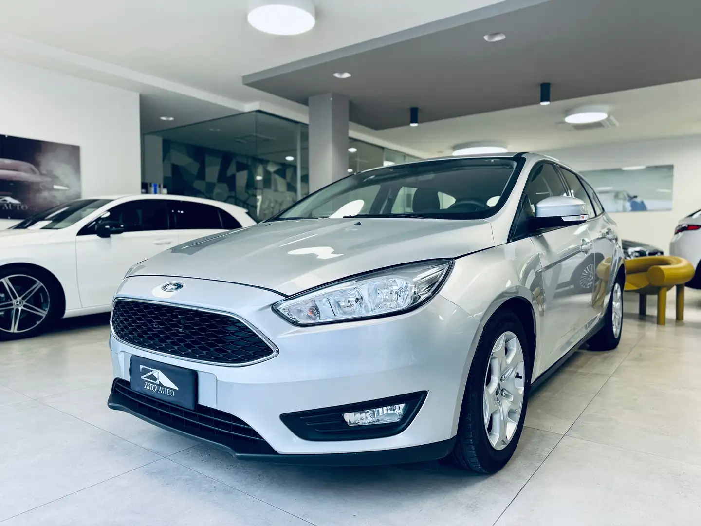 Ford Focus SW 1.5 tdci Business Argento - 1