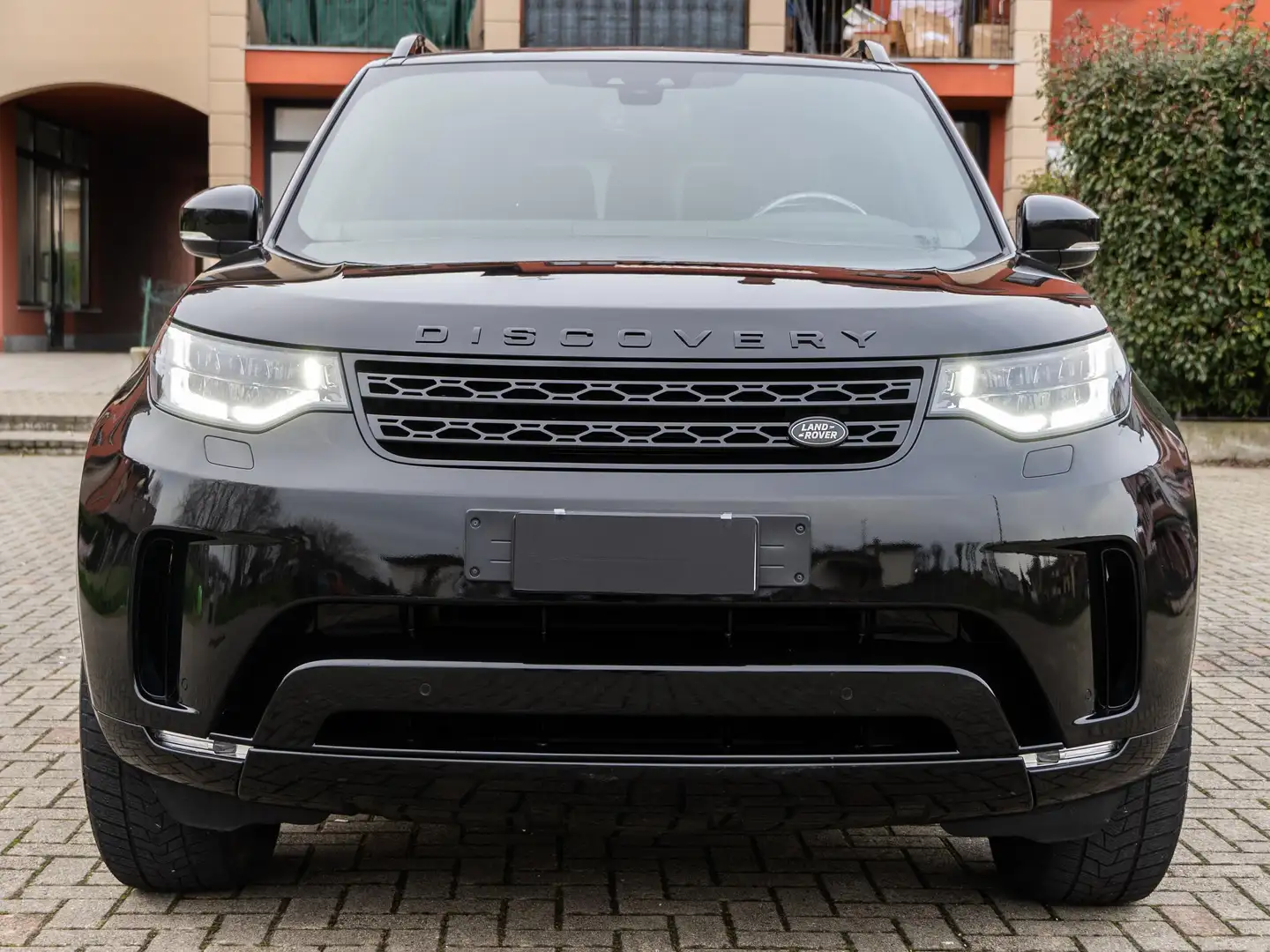 Land Rover Discovery 2.0 SD4 HSE Luxury 240CV 7 POSTI Schwarz - 2