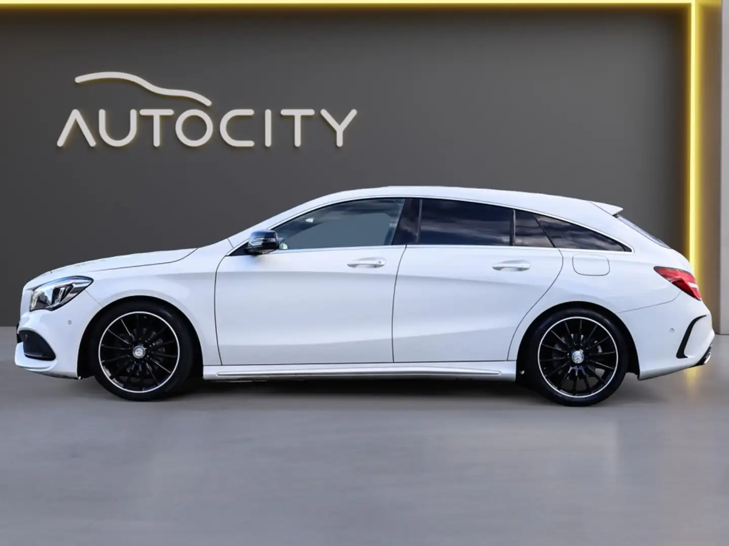 Mercedes-Benz CLA 180 Shooting Brake Business Solution AMG Line Navi l C Blanc - 2