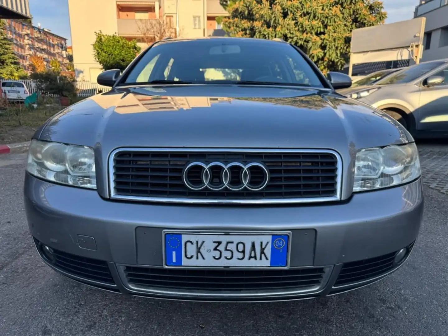 Audi A4 AVANT 1.9 TDI/130 CV - UNICOPROPRIETARIO Gris - 2