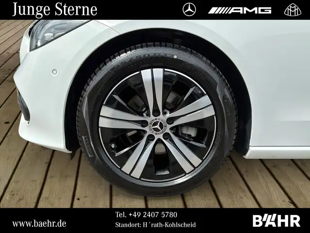 Mercedes-Benz C-Class view 6