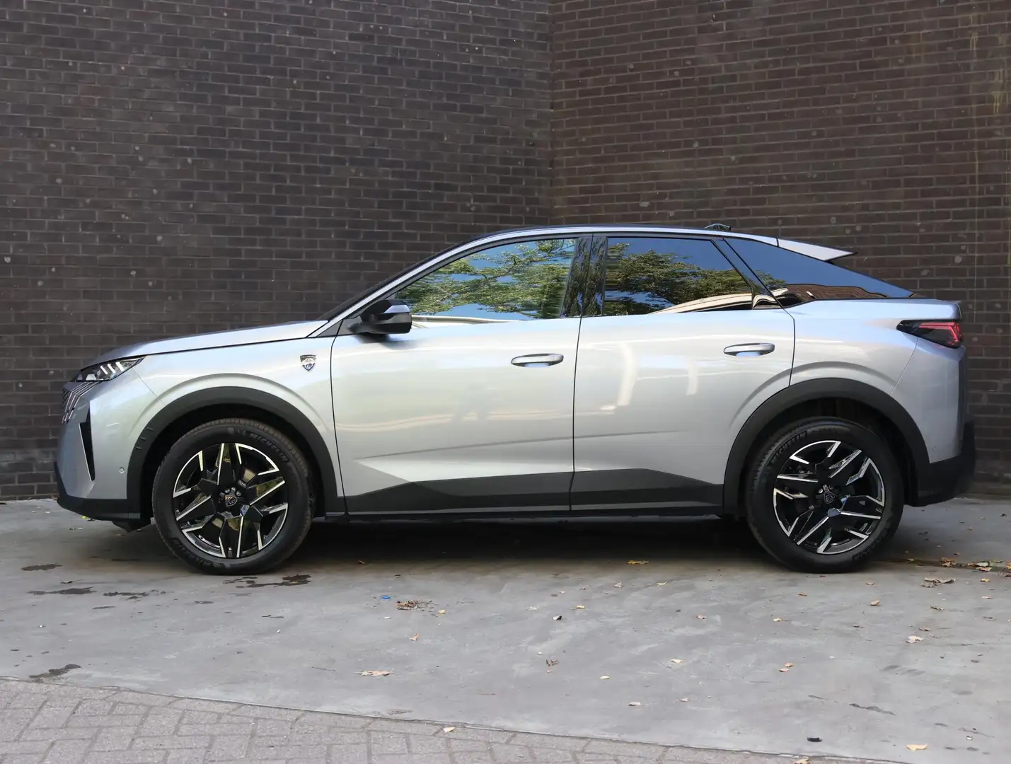 Peugeot 3008 SUV GT 136pk Hybrid | Elektrische achterklep | Ron Szürke - 2