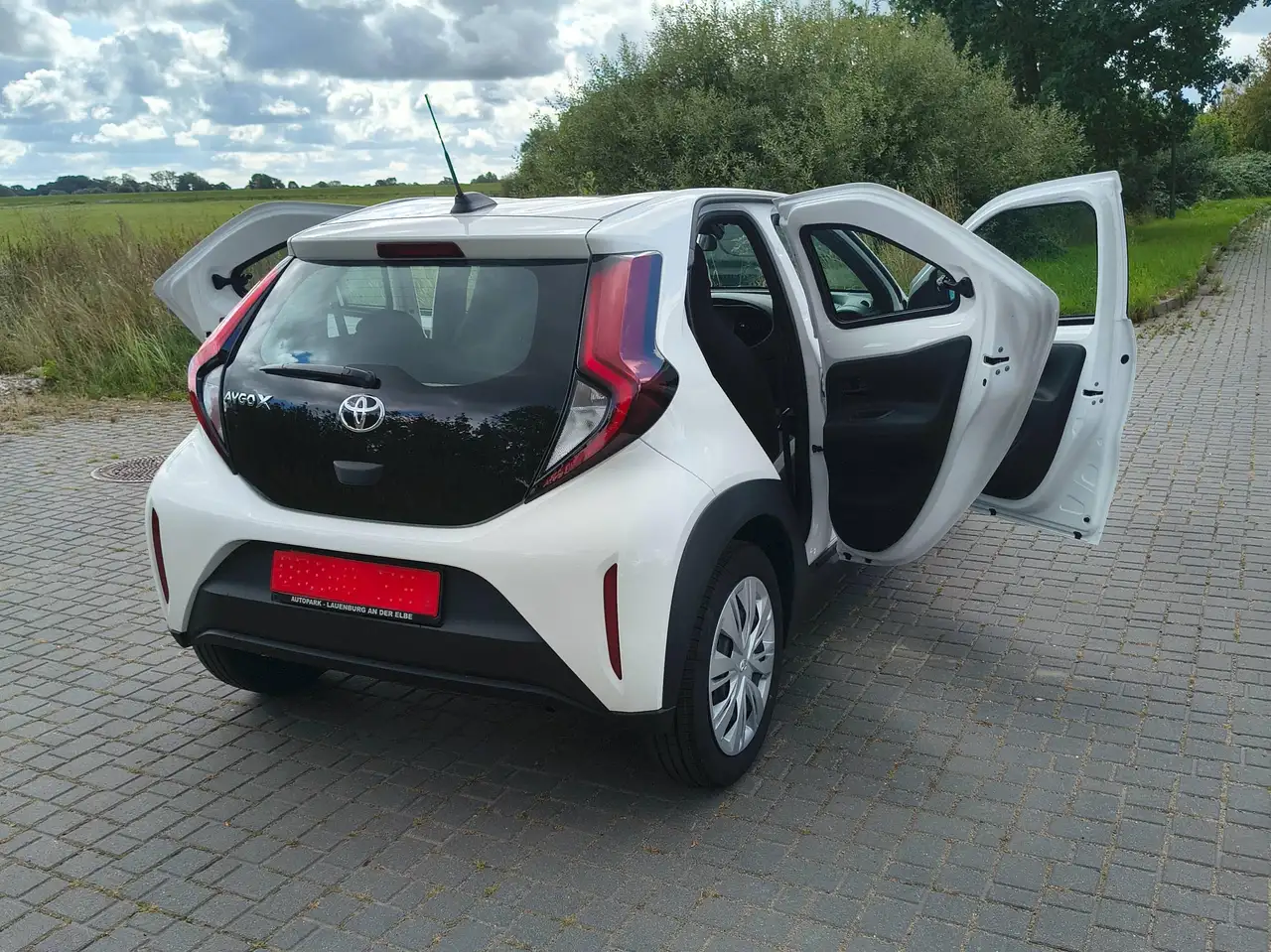 Toyota Aygo X Business Edition Klima und Sitzheizung RFK, миниатюра 10