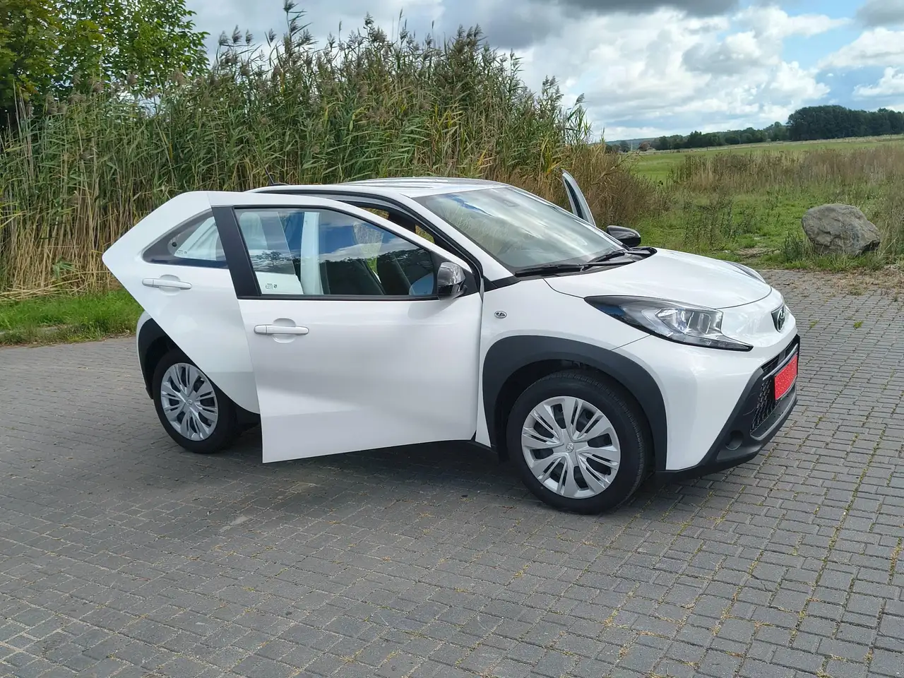 Toyota Aygo X Business Edition Klima und Sitzheizung RFK, миниатюра 14