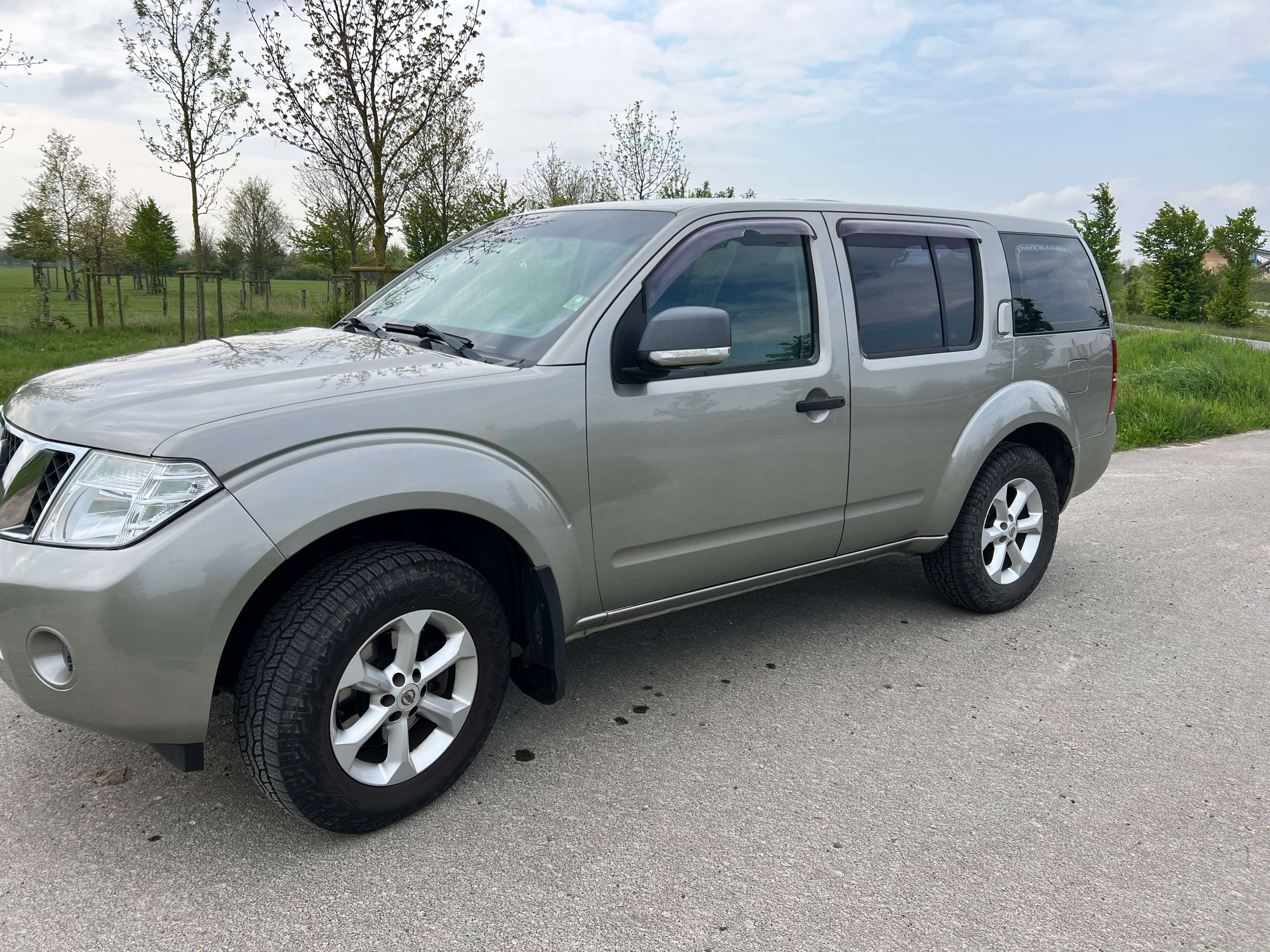 Second hand Nissan Pathfinder 2.5 dci