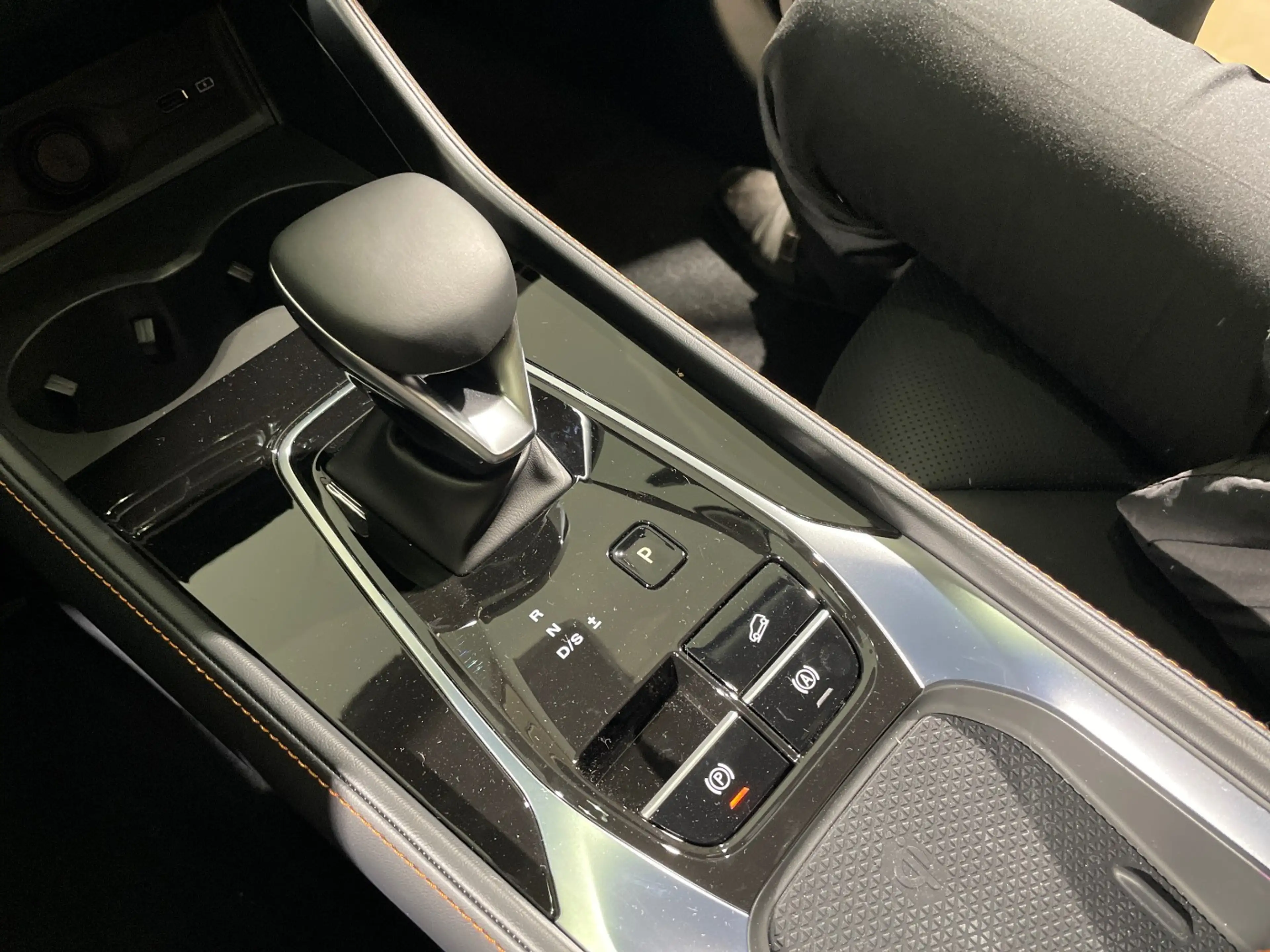 MG HS 1.5 Automatik Comfort KAMERA*PDC*KEYLESS — photo 11