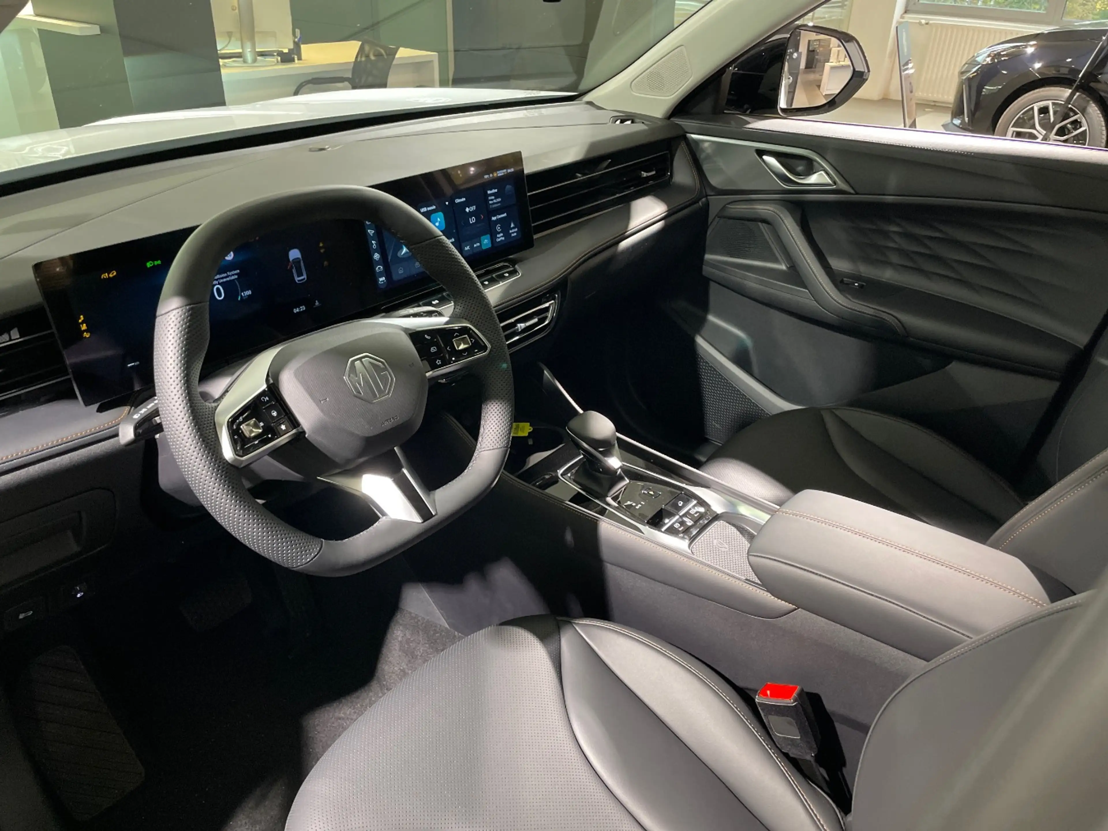 MG HS 1.5 Automatik Comfort KAMERA*PDC*KEYLESS — photo 6