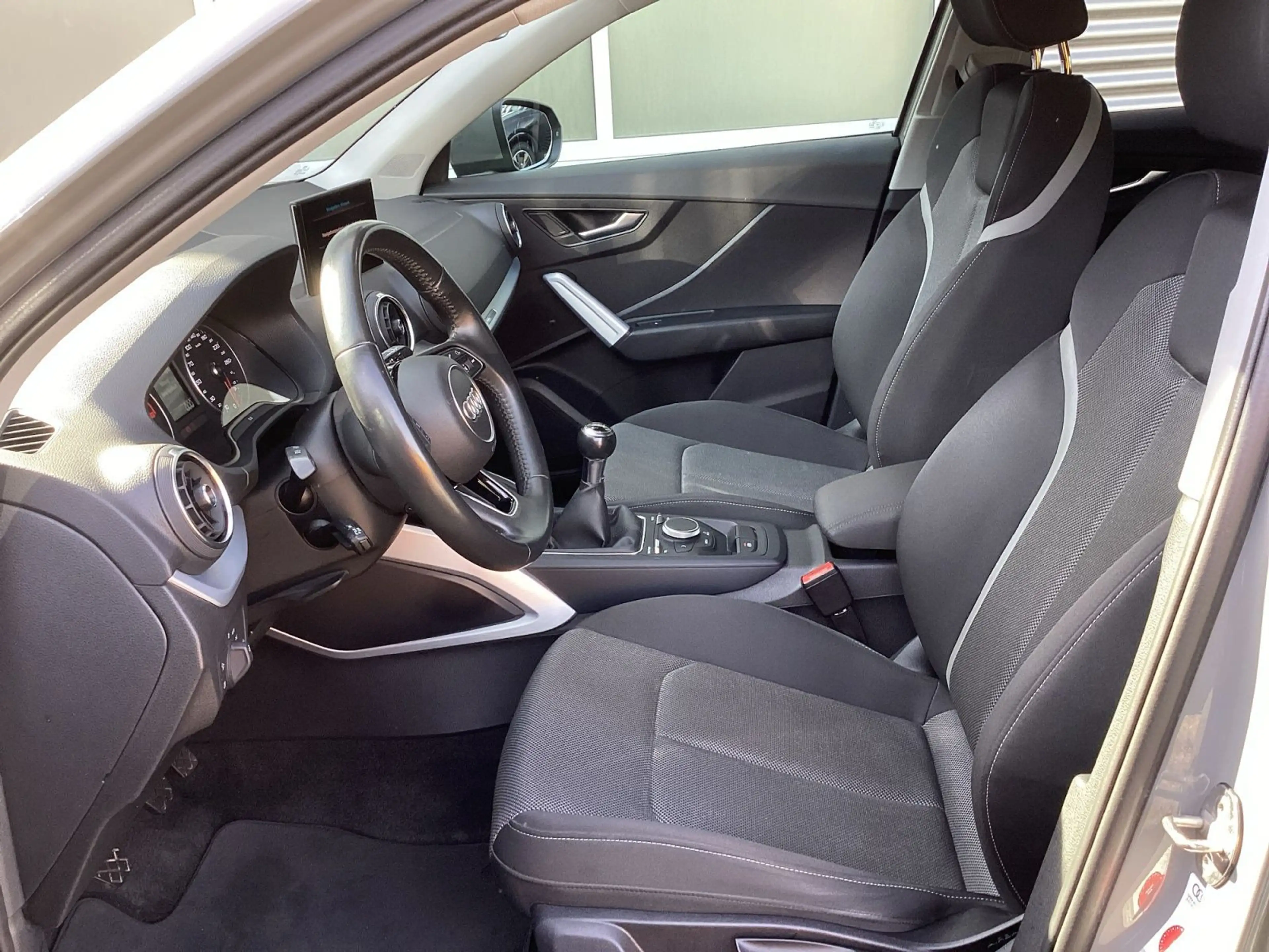 Audi Q2 35 TDI sport, smart phone interface, Sportsit — photo 9