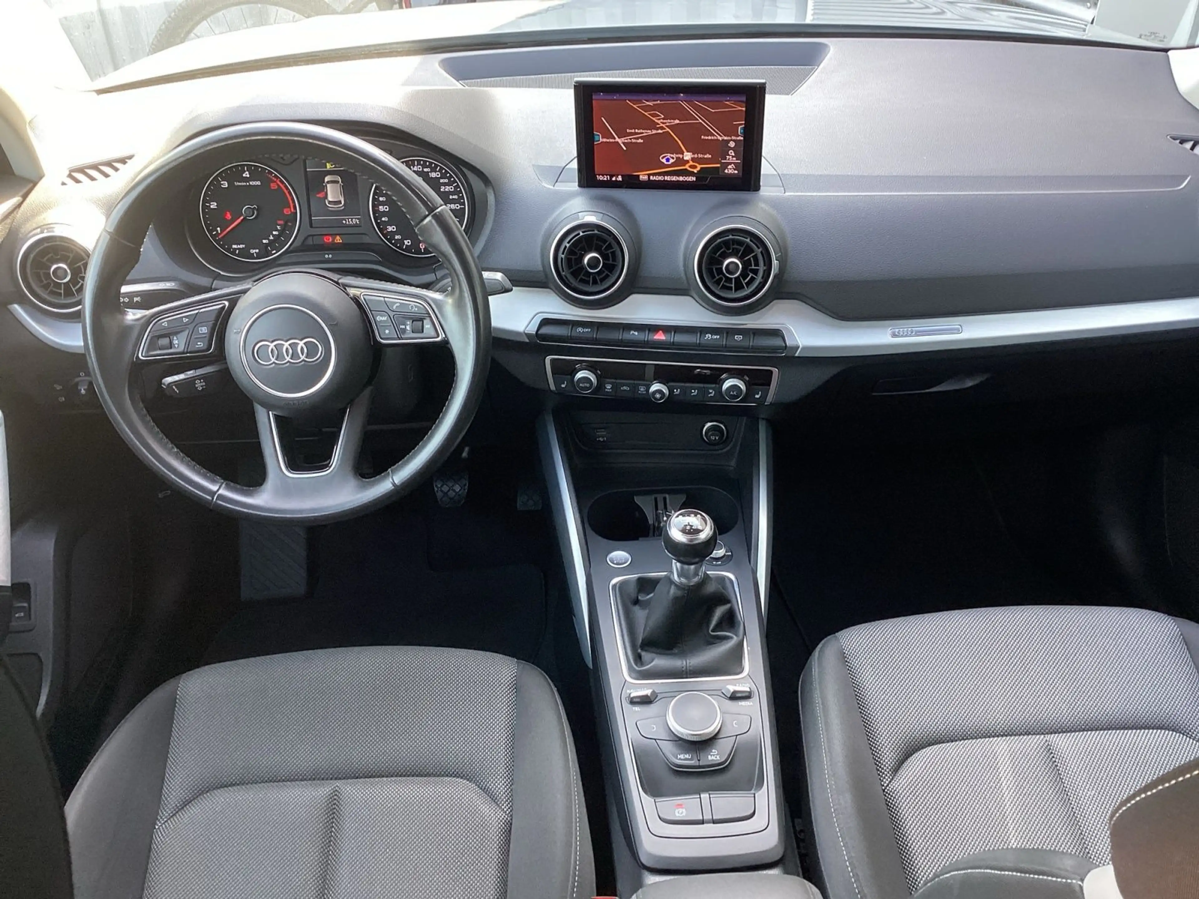 Audi Q2 35 TDI sport, smart phone interface, Sportsit — photo 10
