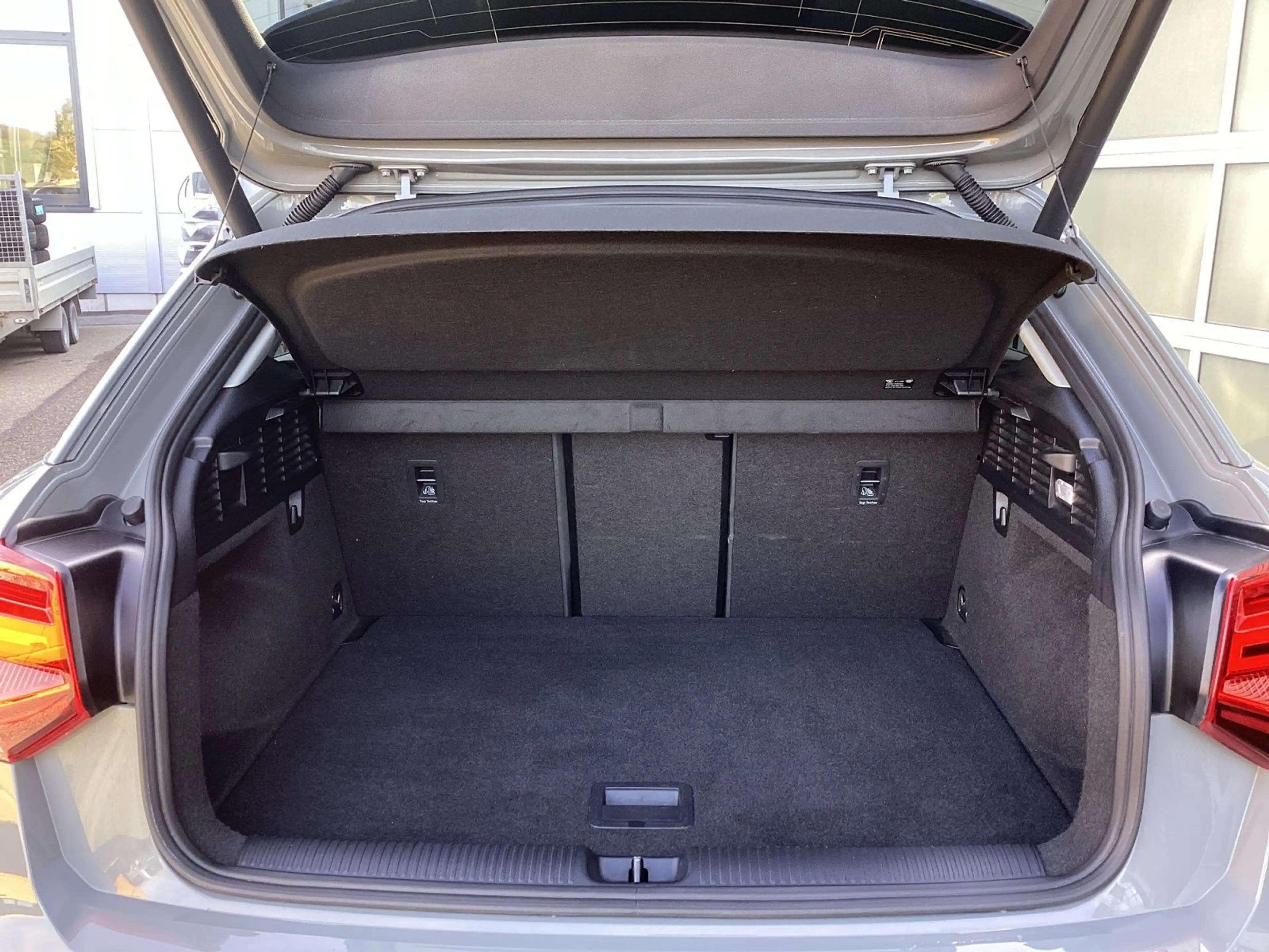 Audi Q2 35 TDI sport, smart phone interface, Sportsit — photo 14