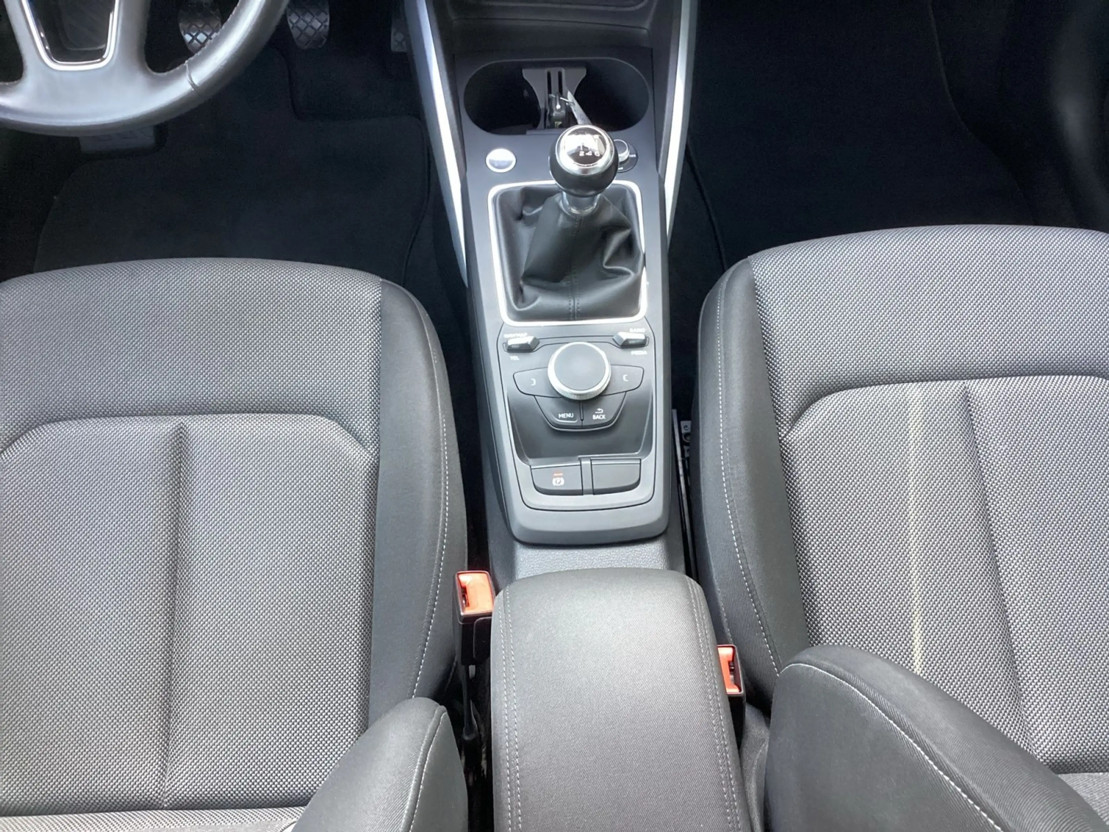 Audi Q2 35 TDI sport, smart phone interface, Sportsit — photo 11