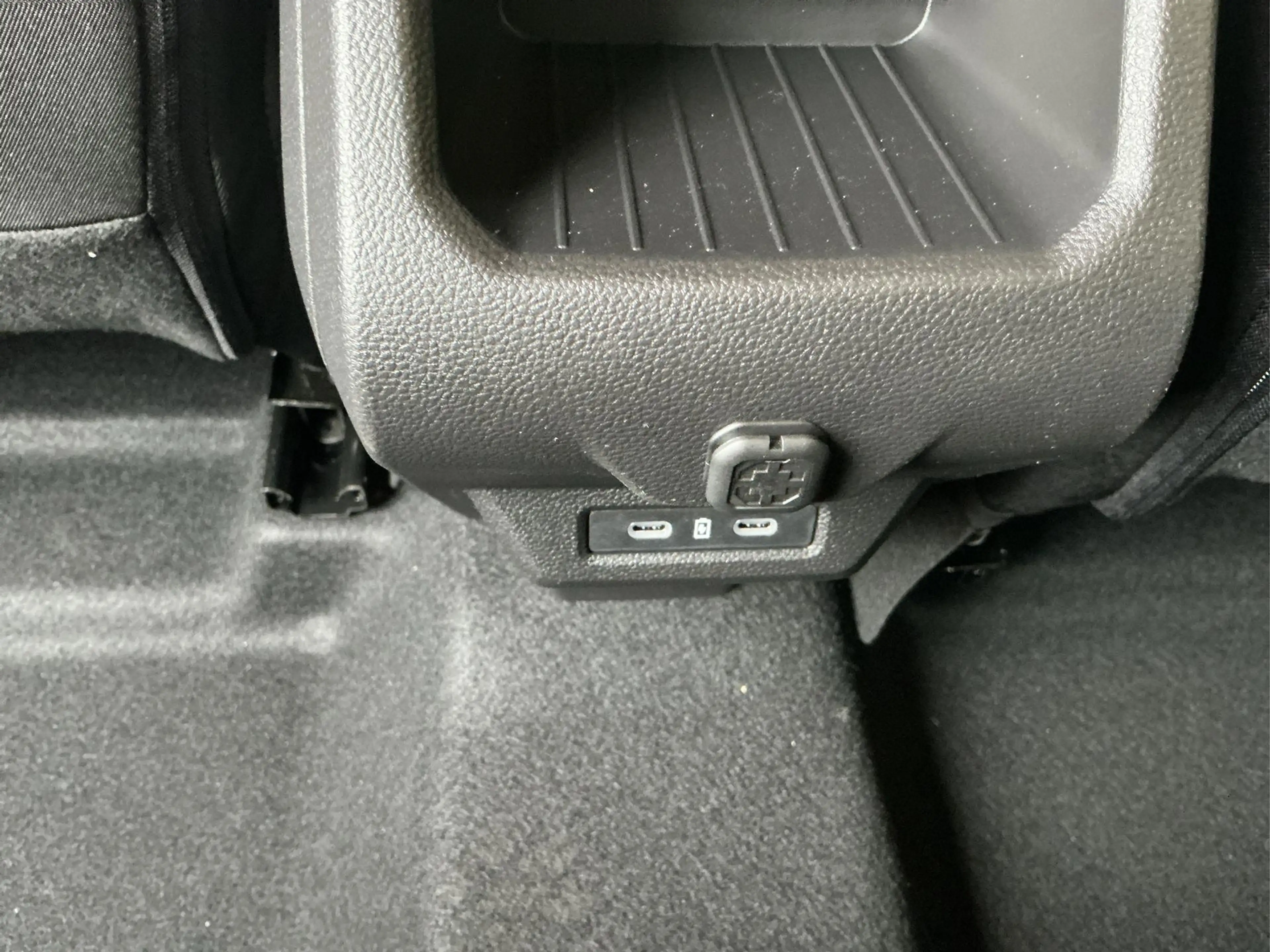 Dacia Duster Extreme Klimaauto. Navi. PDC v+h Kamera Tempoma... — photo 15