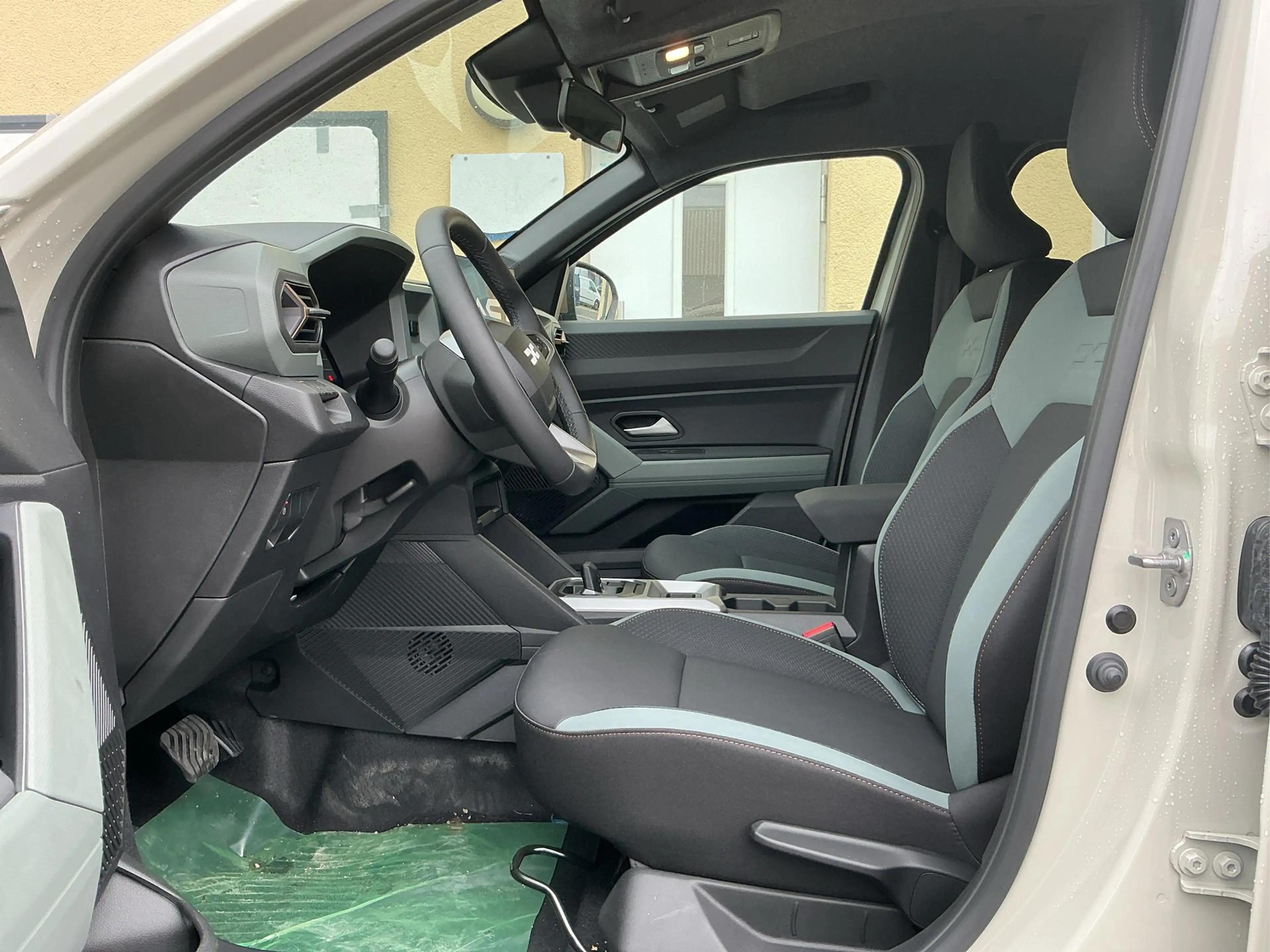 Dacia Duster Extreme Klimaauto. Navi. PDC v+h Kamera Tempoma... — photo 9