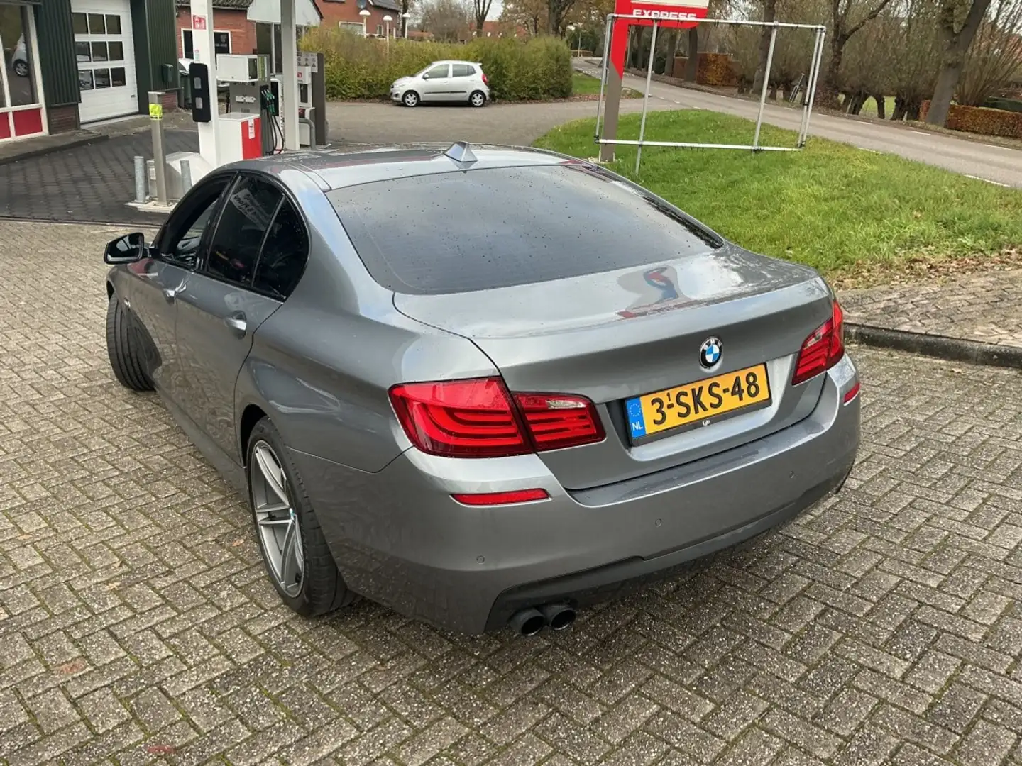 BMW 520I HIGH EXEC M SPORT Gris - 2