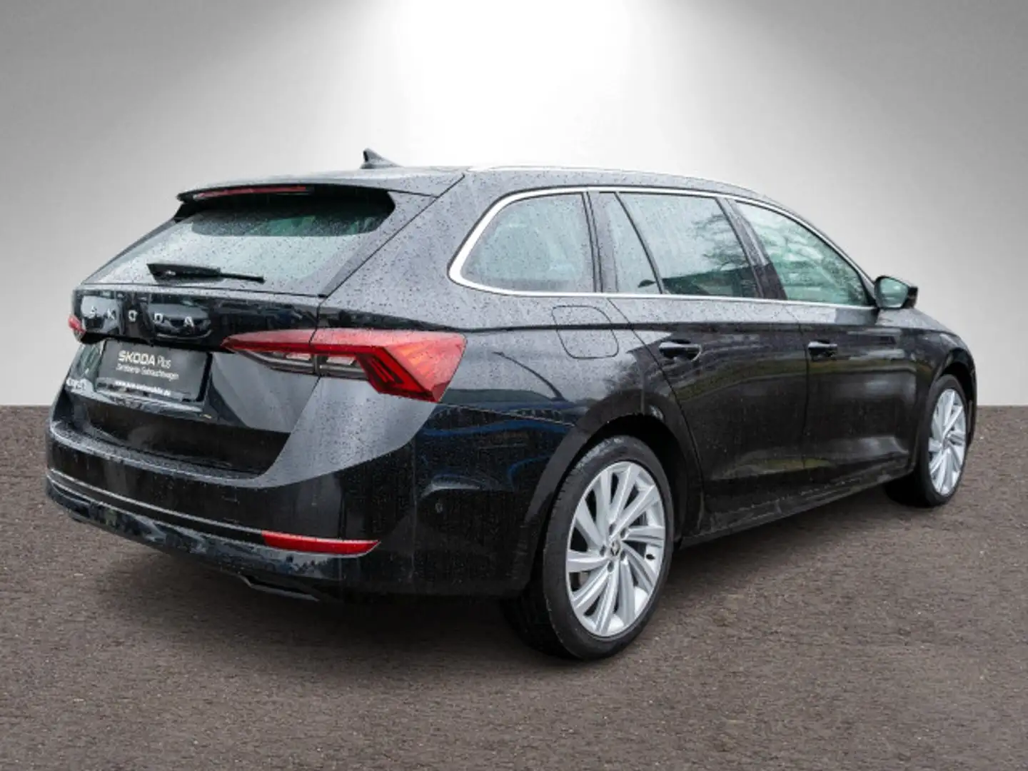 Skoda Octavia Combi Style 2,0TDI DSG Navi HUD AHK Pano Schwarz - 2