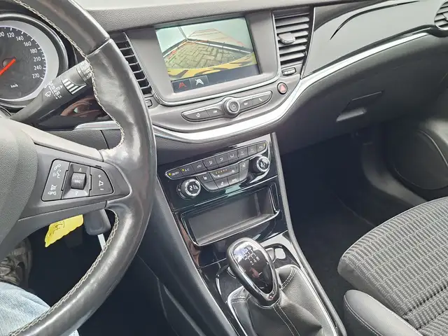 Opel Astra view 10