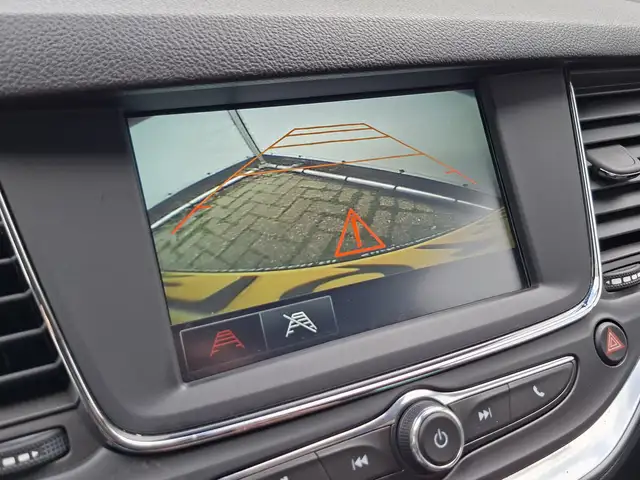 Opel Astra view 6