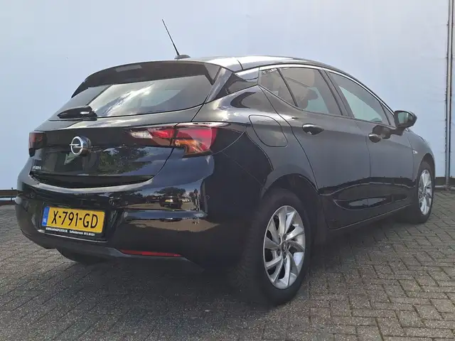 Opel Astra view 12
