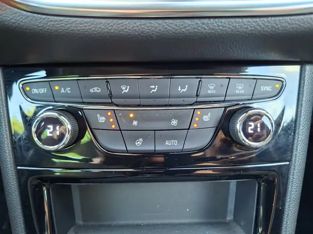 Opel Astra view 5
