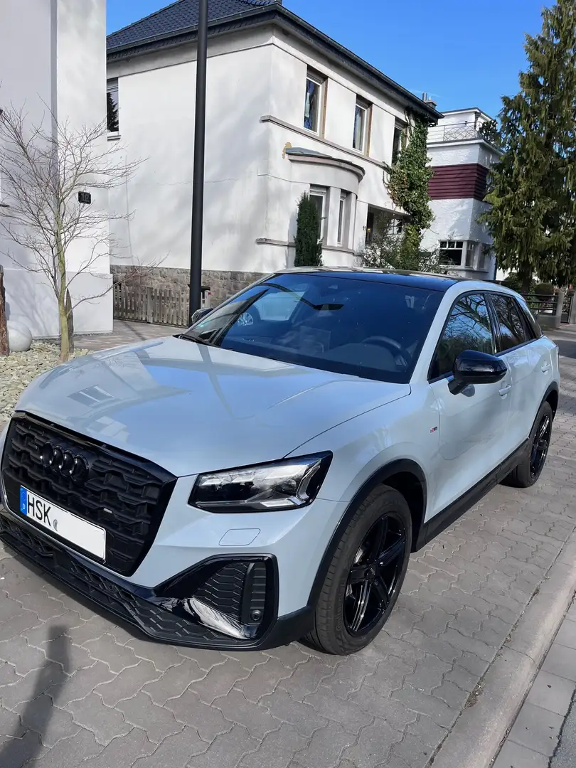 Audi Q2 40 quattro S-tronic S-line Pano*AHK*Matrix*Sonos Grau - 2