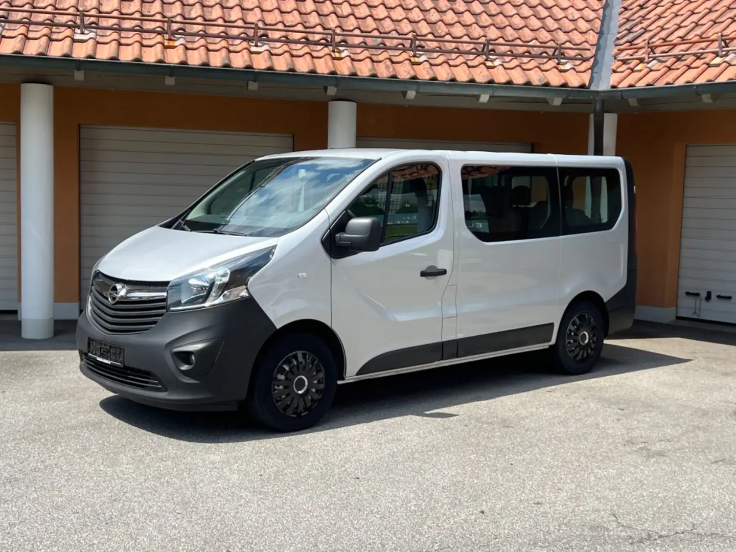 Opel Vivaro B Kombi L1H1  2,7t 9-Sitzer/Klima Gris - 2