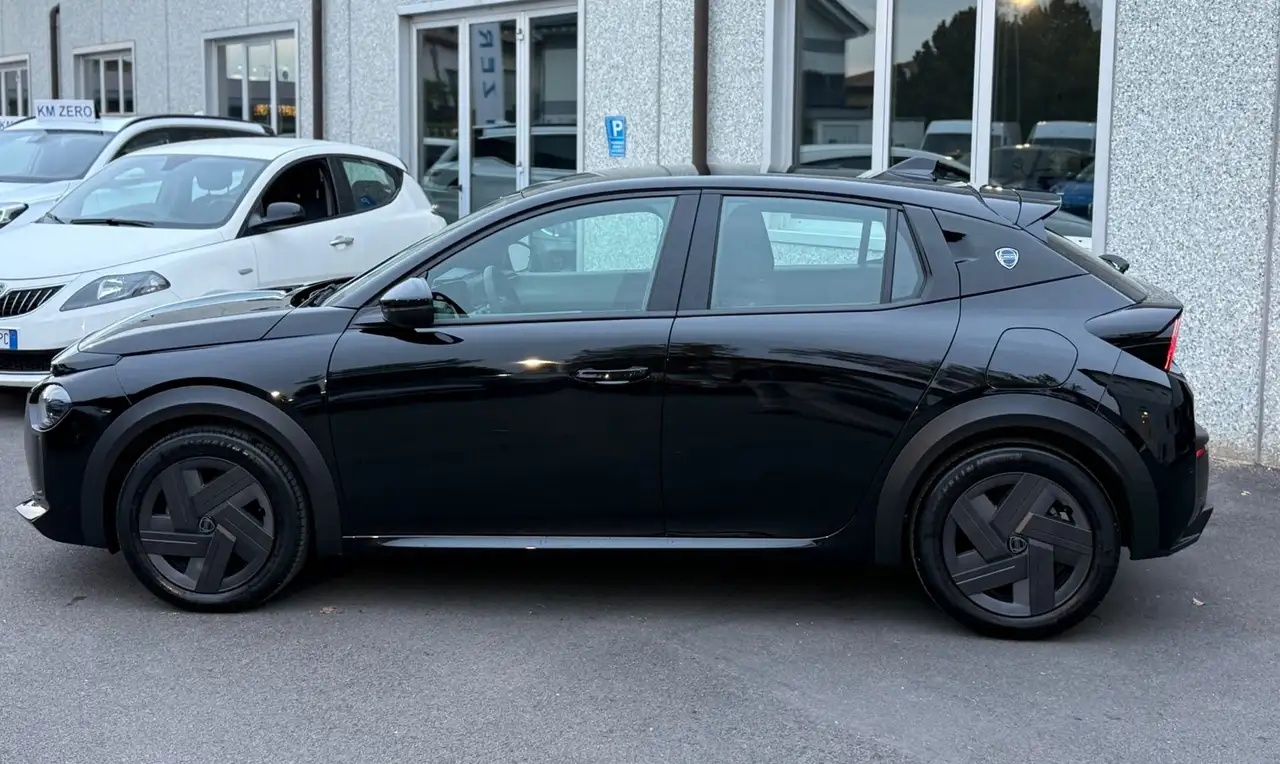 Lancia Ypsilon 2025