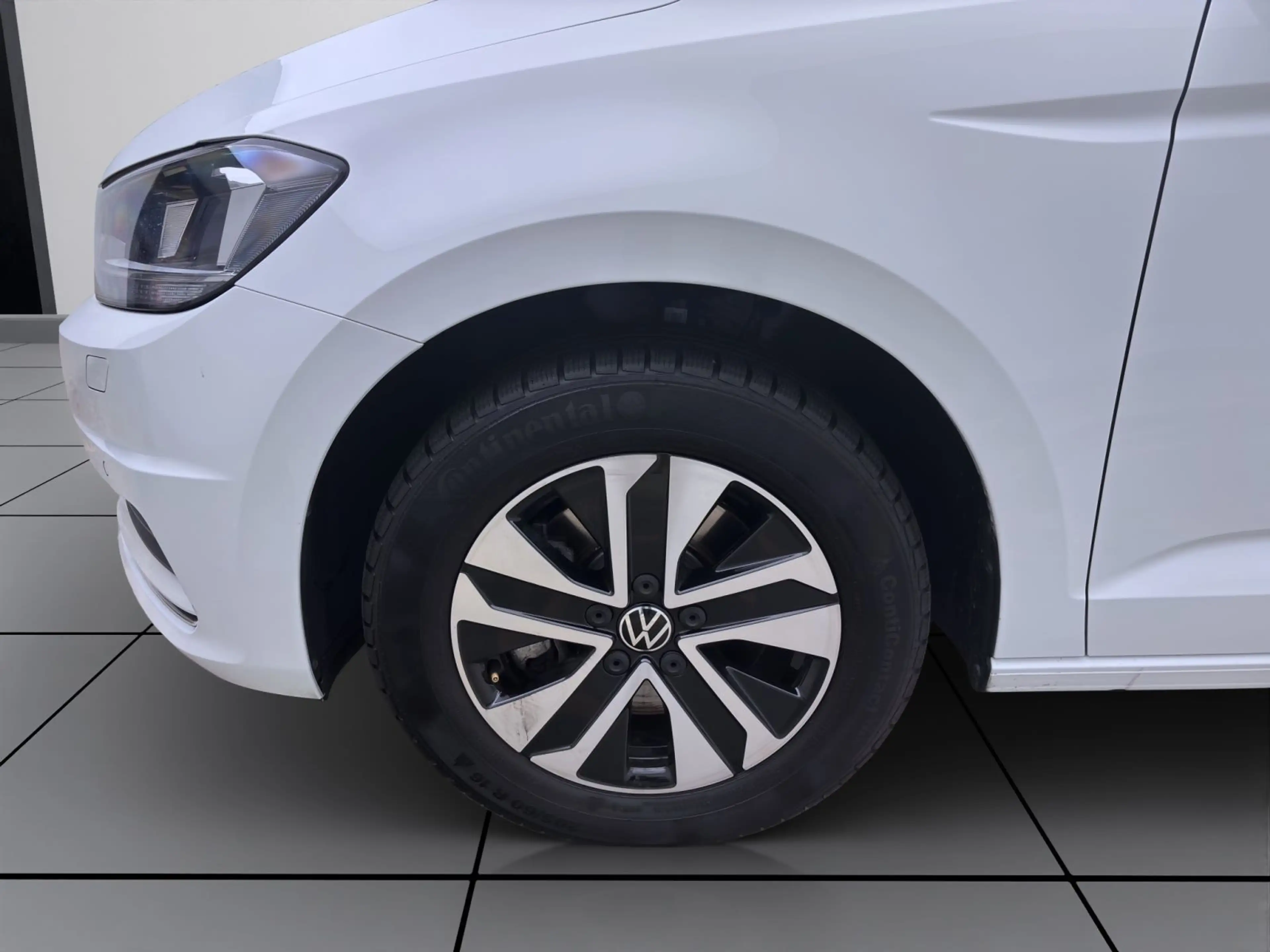 Volkswagen Touran 1.5 TSI ENERGY NAVI KAMERA SITZHZG PDC — photo 9