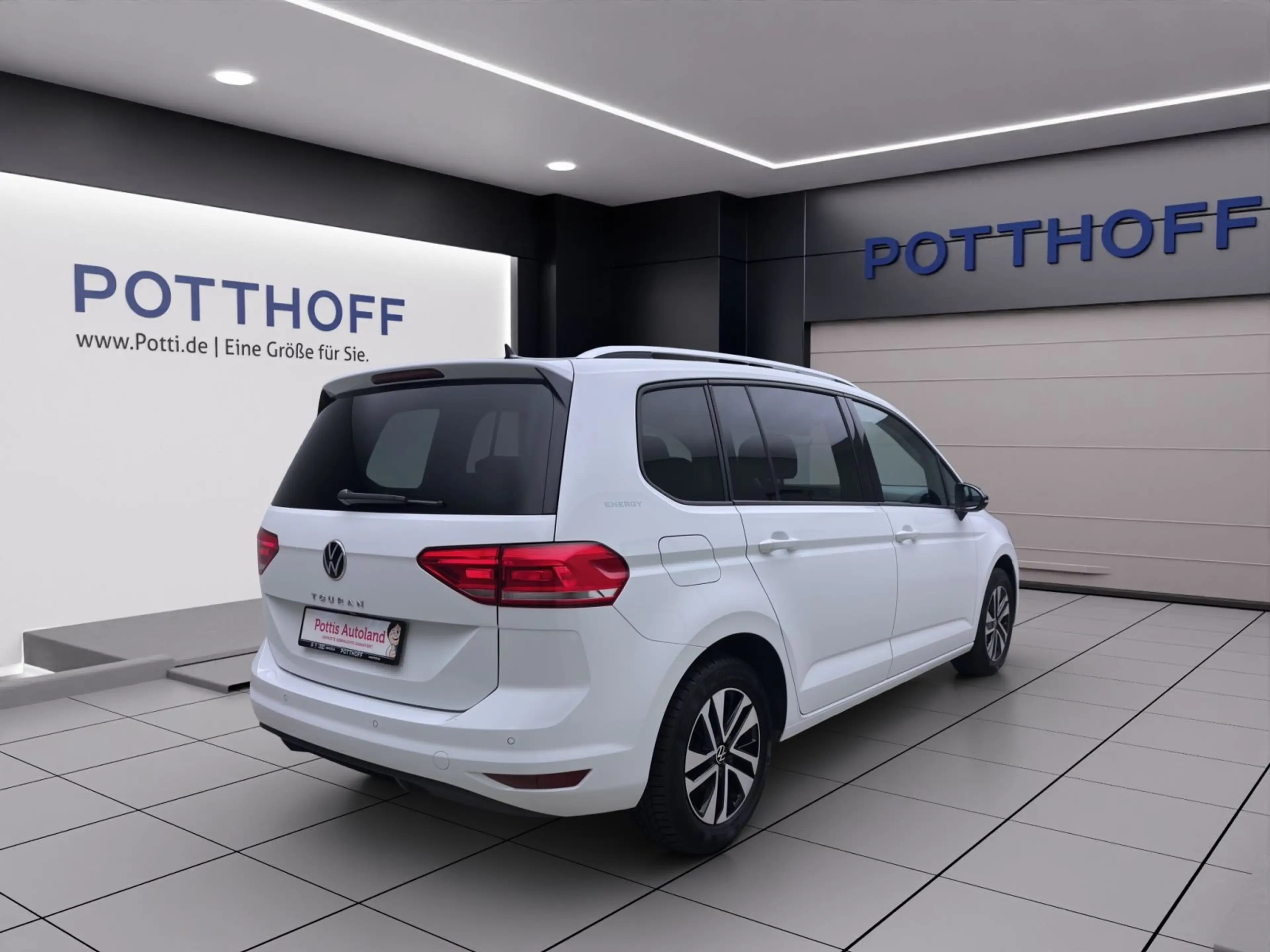 Volkswagen Touran 1.5 TSI ENERGY NAVI KAMERA SITZHZG PDC — photo 6