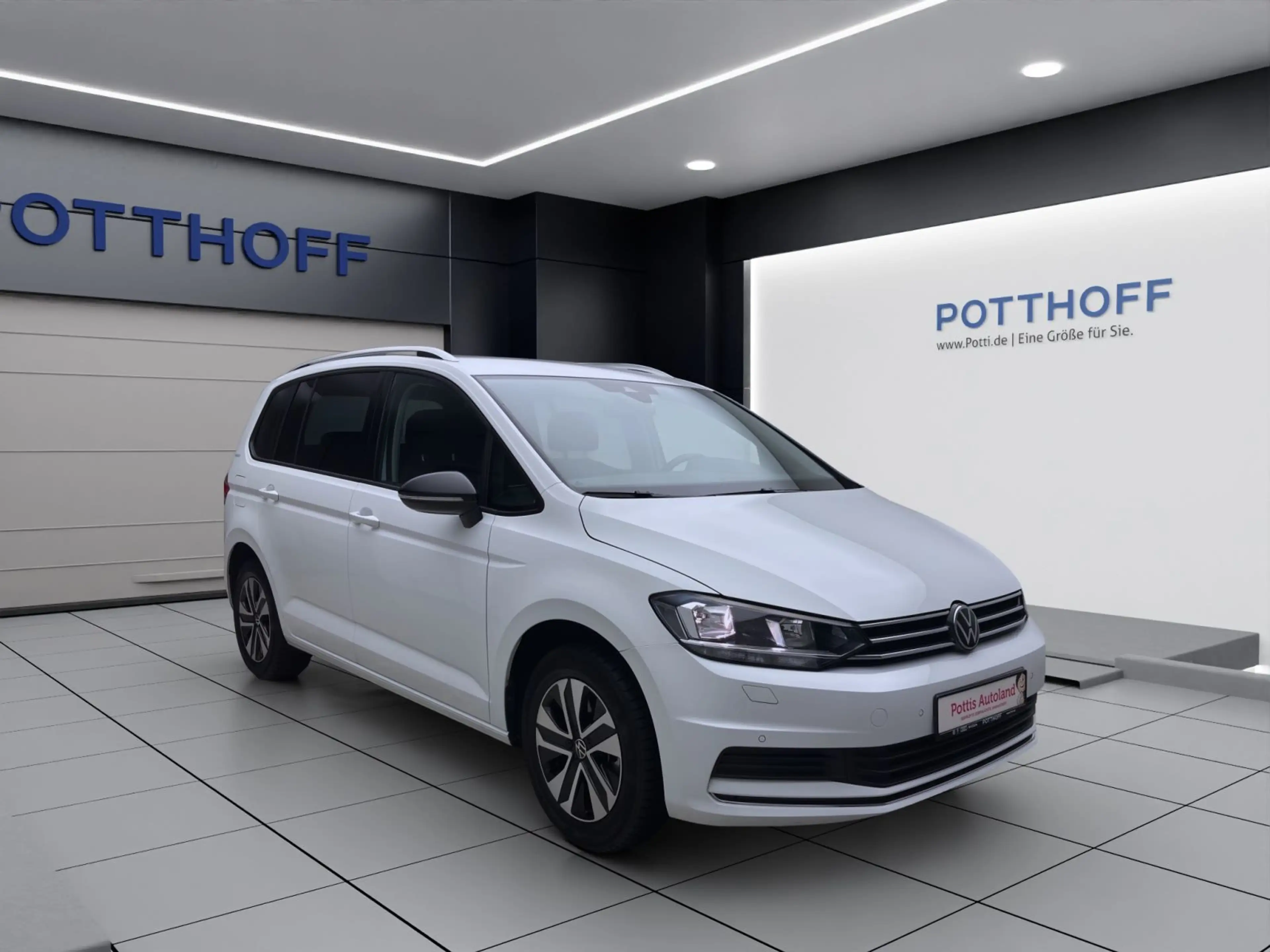 Volkswagen Touran 1.5 TSI ENERGY NAVI KAMERA SITZHZG PDC — photo 7