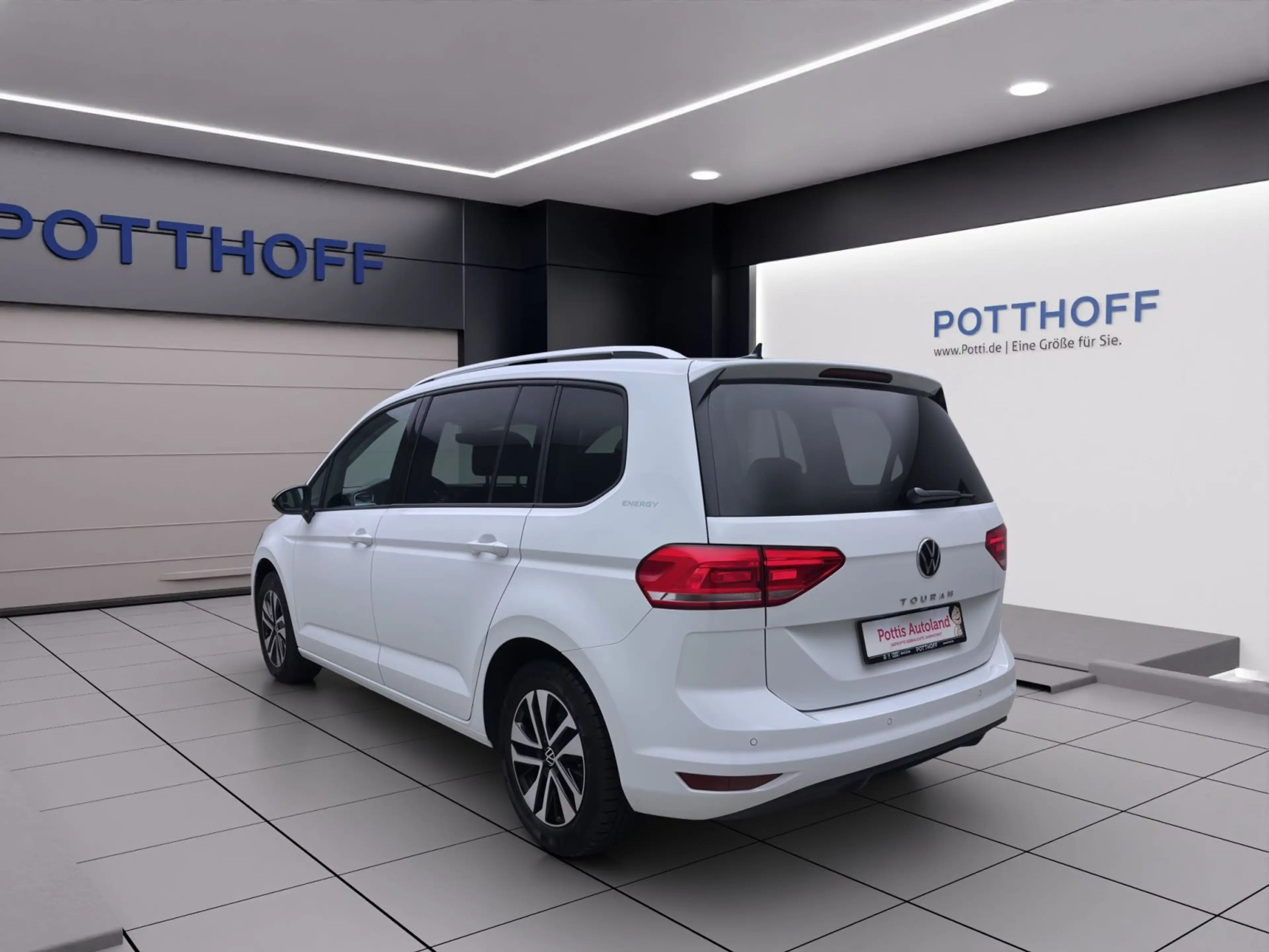 Volkswagen Touran 1.5 TSI ENERGY NAVI KAMERA SITZHZG PDC — photo 3