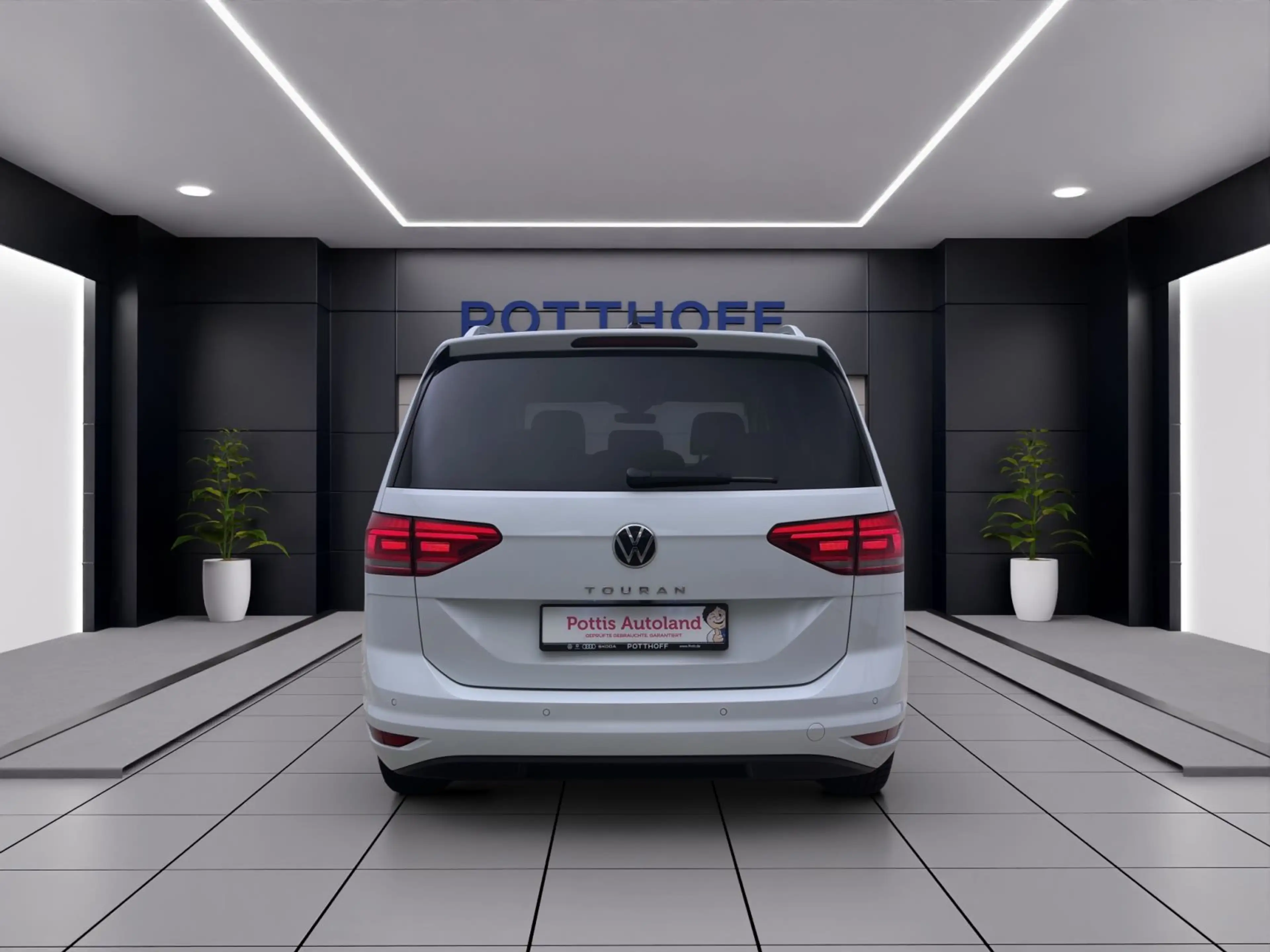 Volkswagen Touran 1.5 TSI ENERGY NAVI KAMERA SITZHZG PDC — photo 4