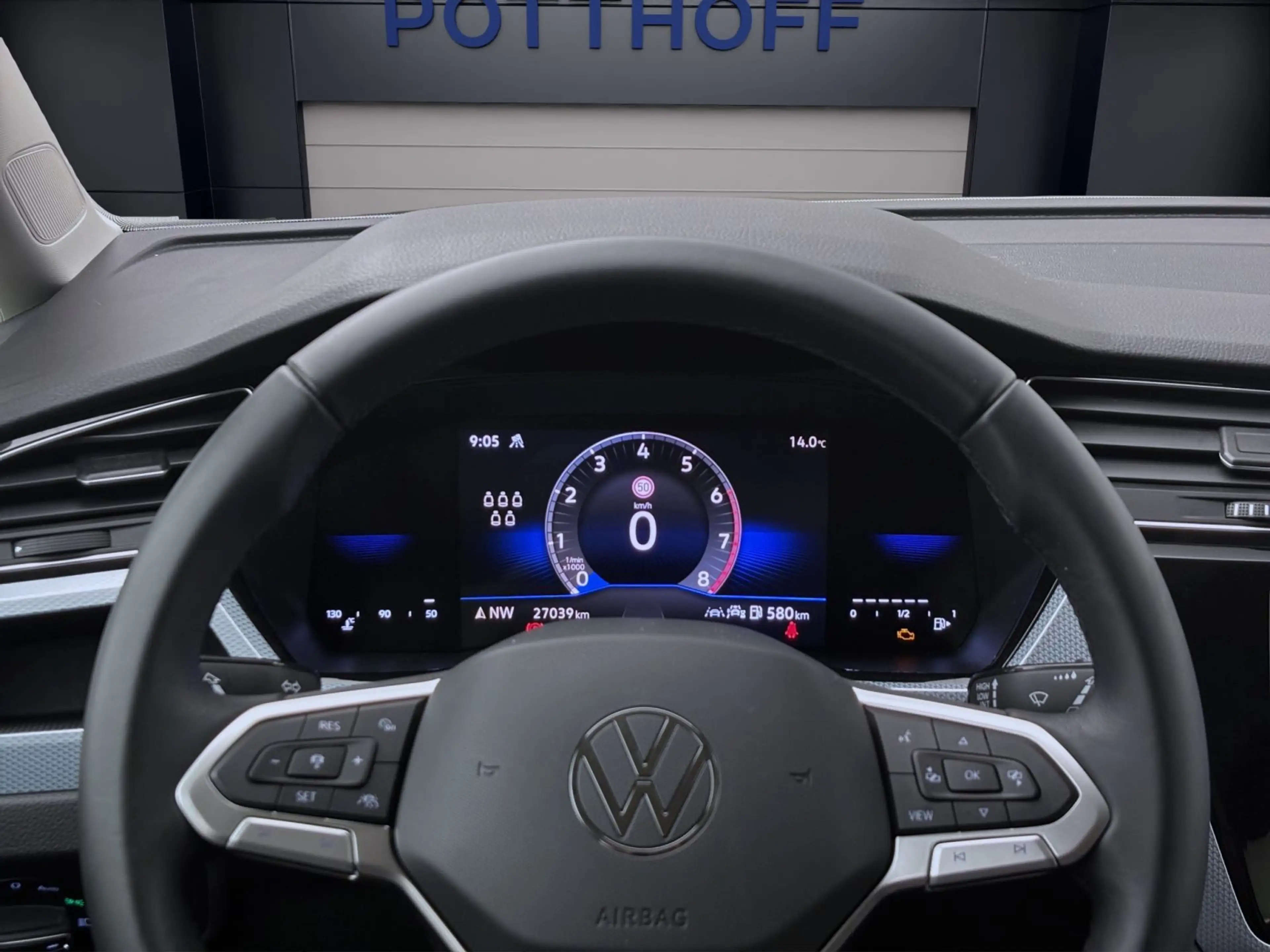 Volkswagen Touran 1.5 TSI ENERGY NAVI KAMERA SITZHZG PDC — photo 13