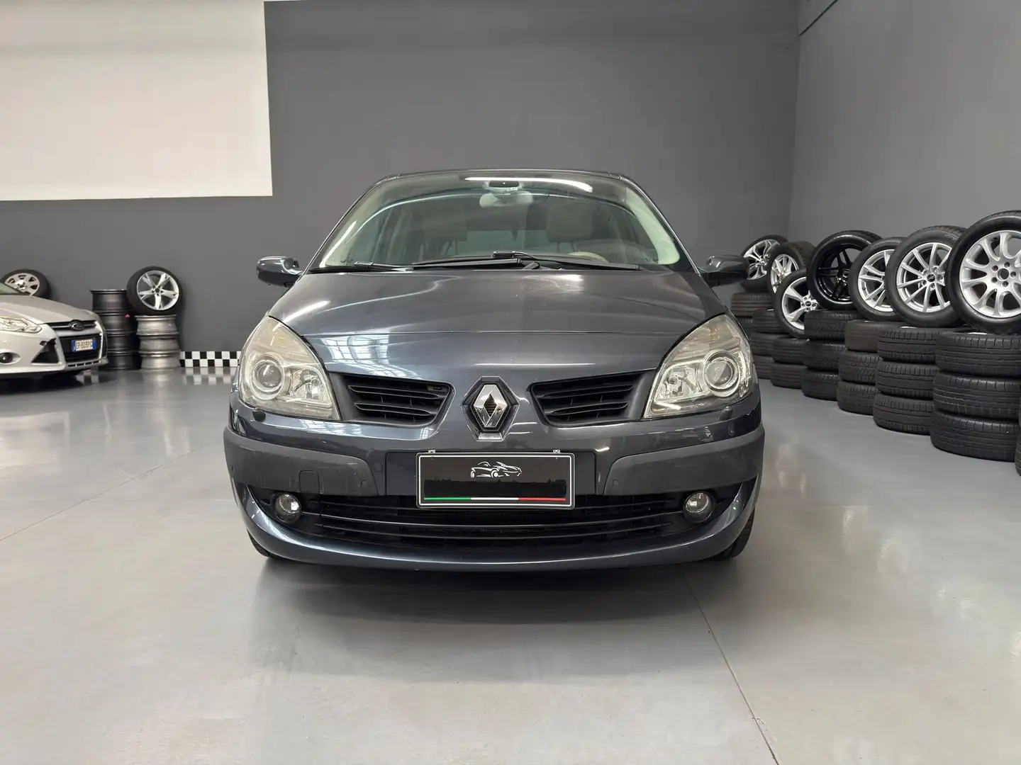 Renault Grand Scenic Grand Scenic II 2007 2.0 16v Exception 7 posti Grigio - 1