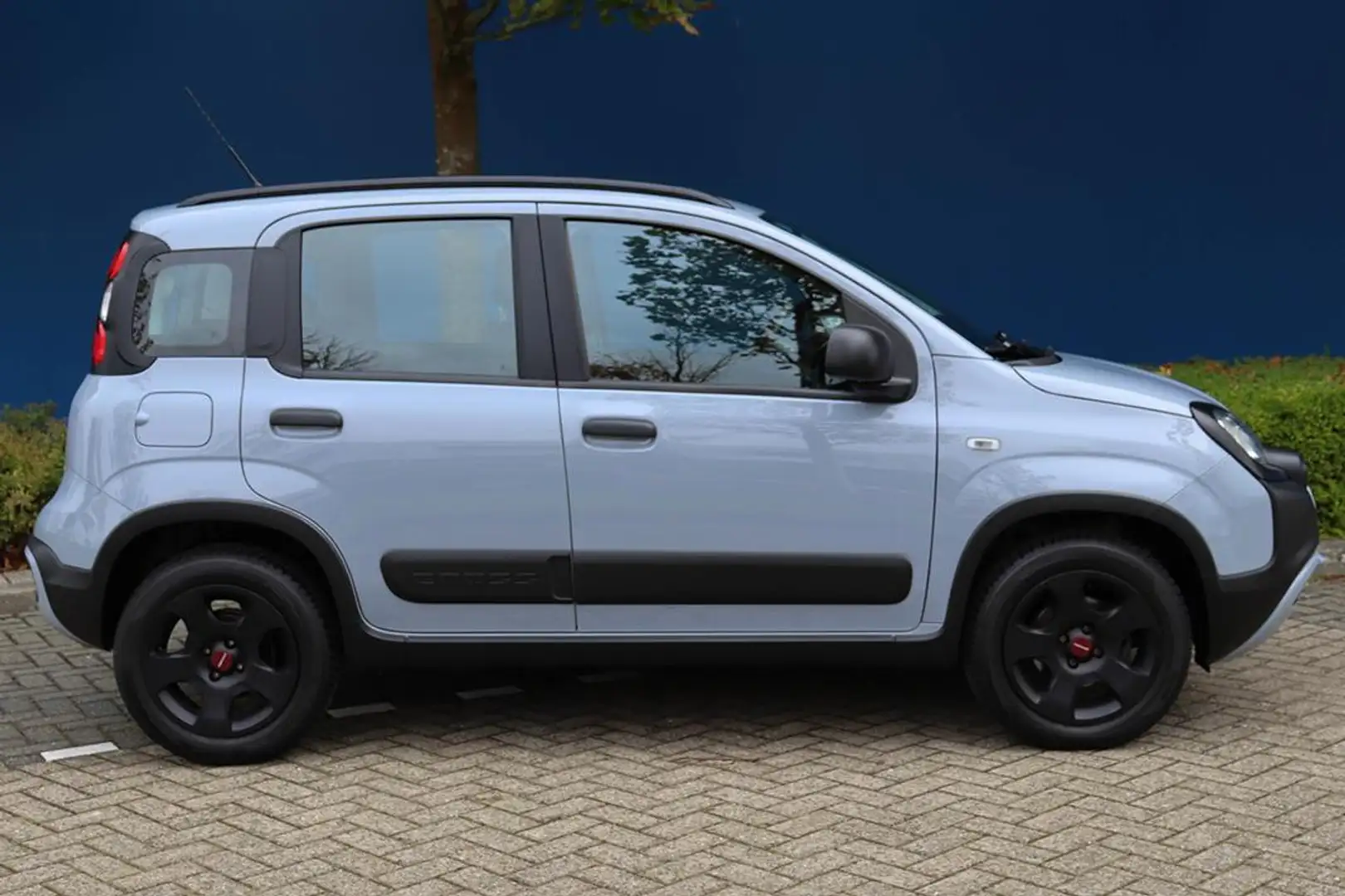 Fiat Panda 1.0 Hybrid City Cross Gris - 2