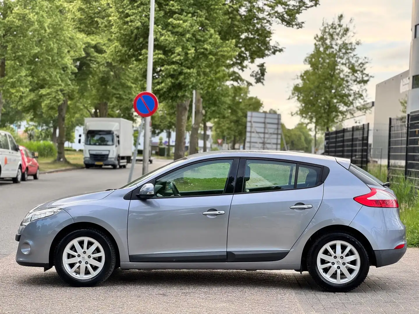 Renault Megane 2.0 Expression|AUT|KEYLLES|PSENSOR|HALFLEDER|CRUIS Grijs - 2