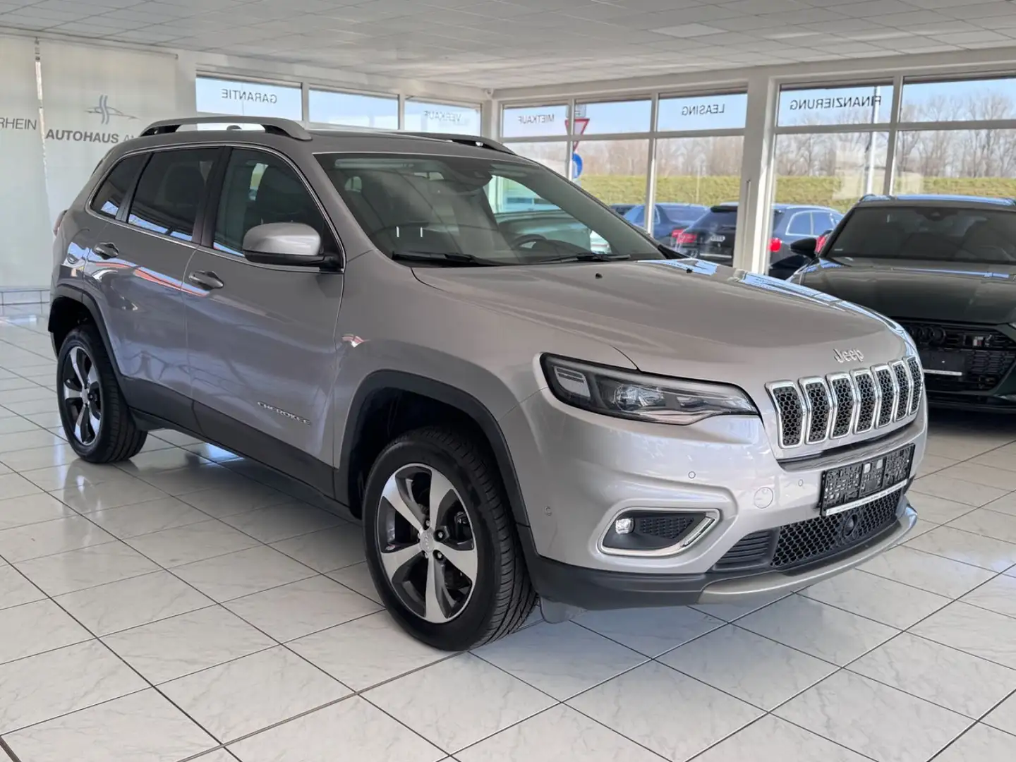 Jeep Cherokee Limited 4WD+Automatik+Keyless+Pano+ACC Silber - 1