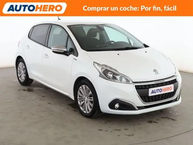 Peugeot 208 view 8